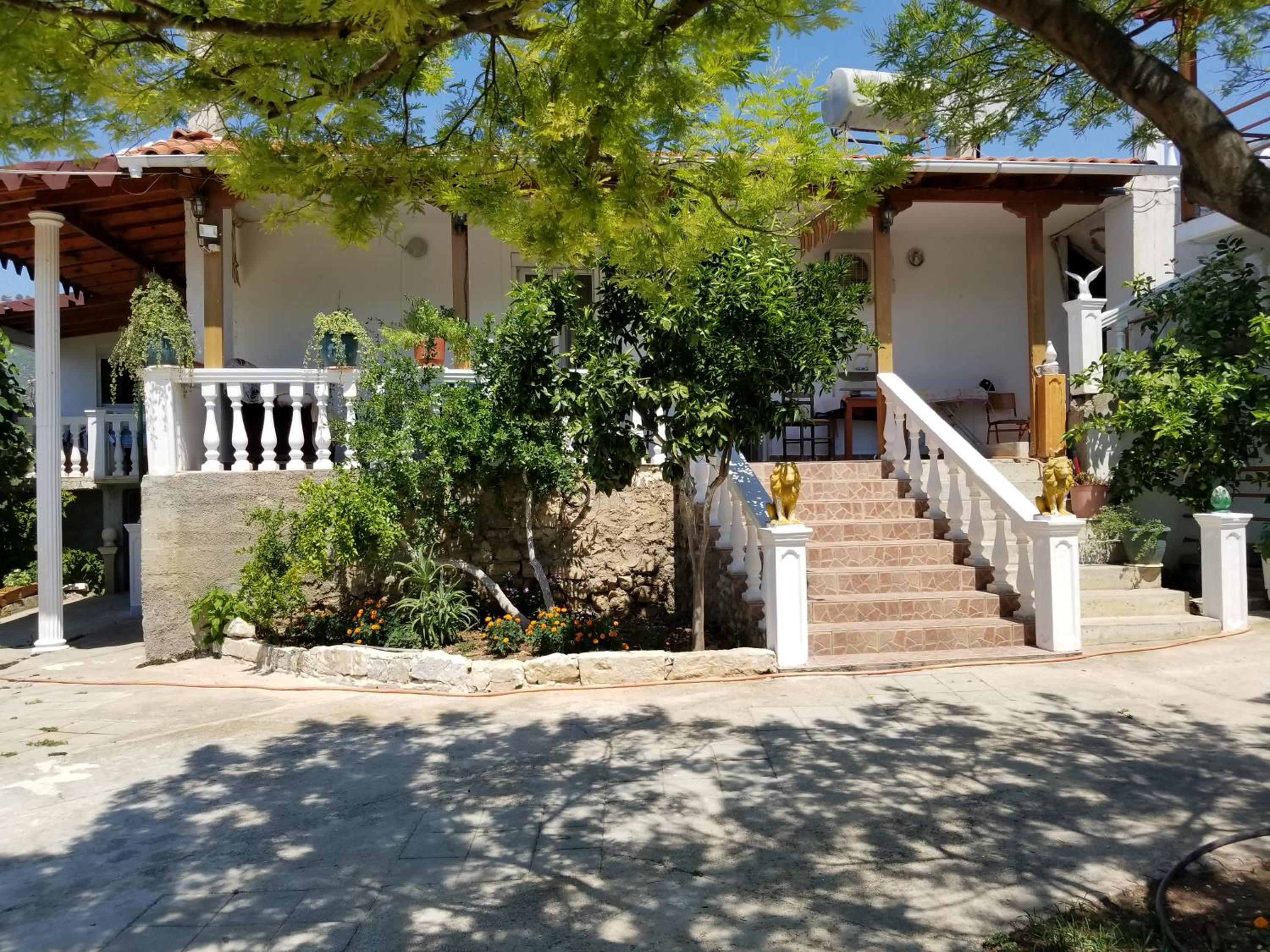 Denaj House
