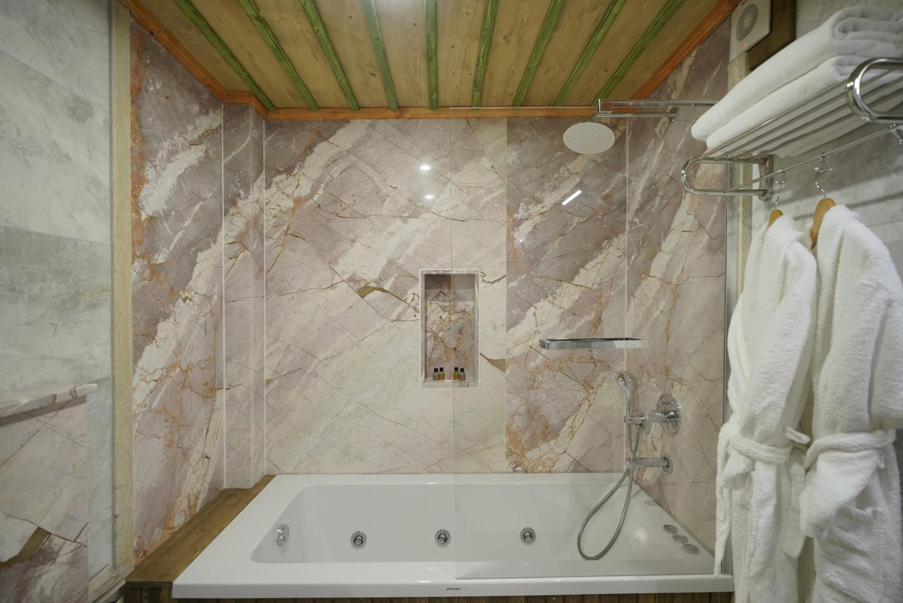 Walnut House Otel - Image 60