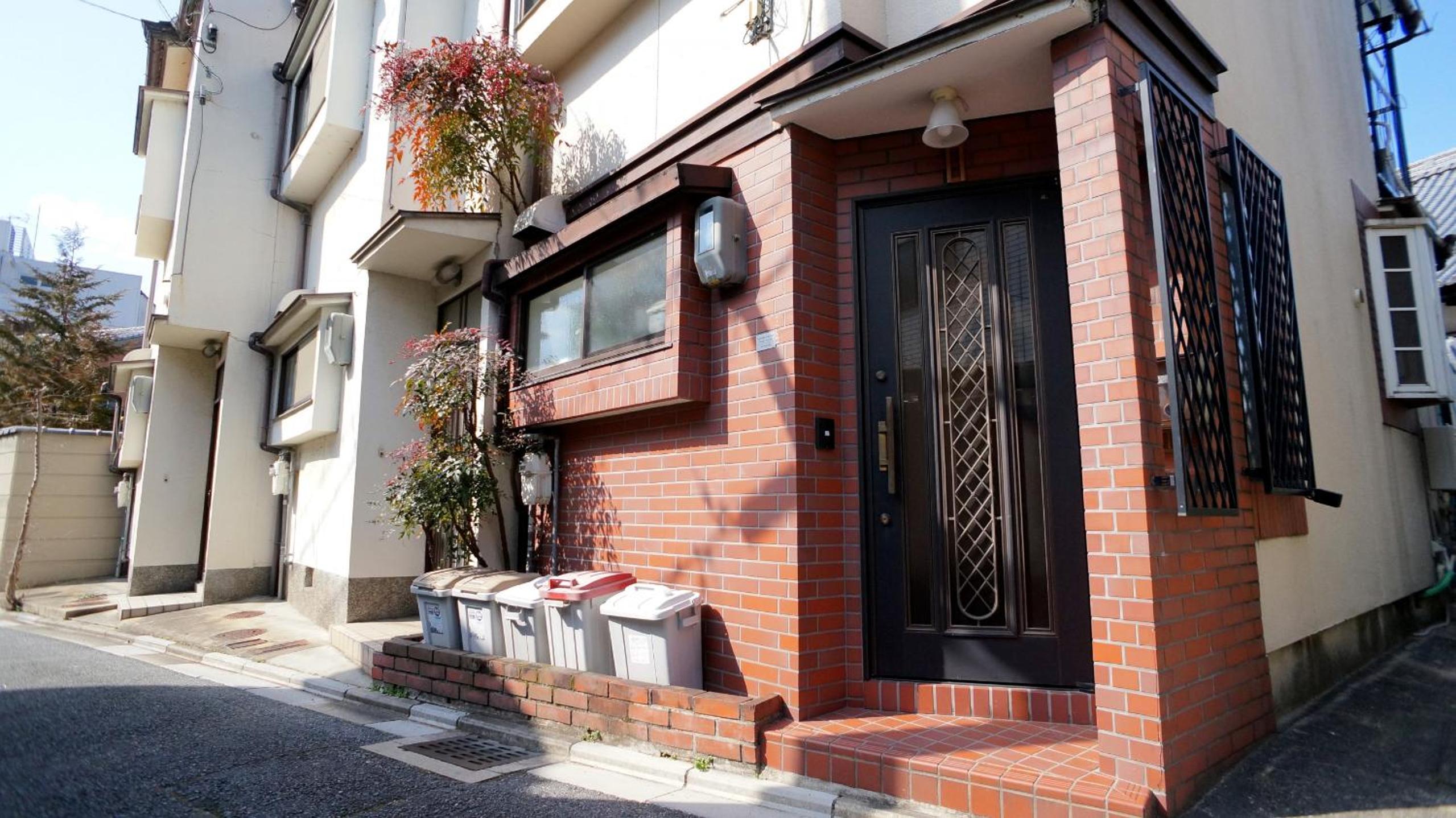 Demachi House view 3