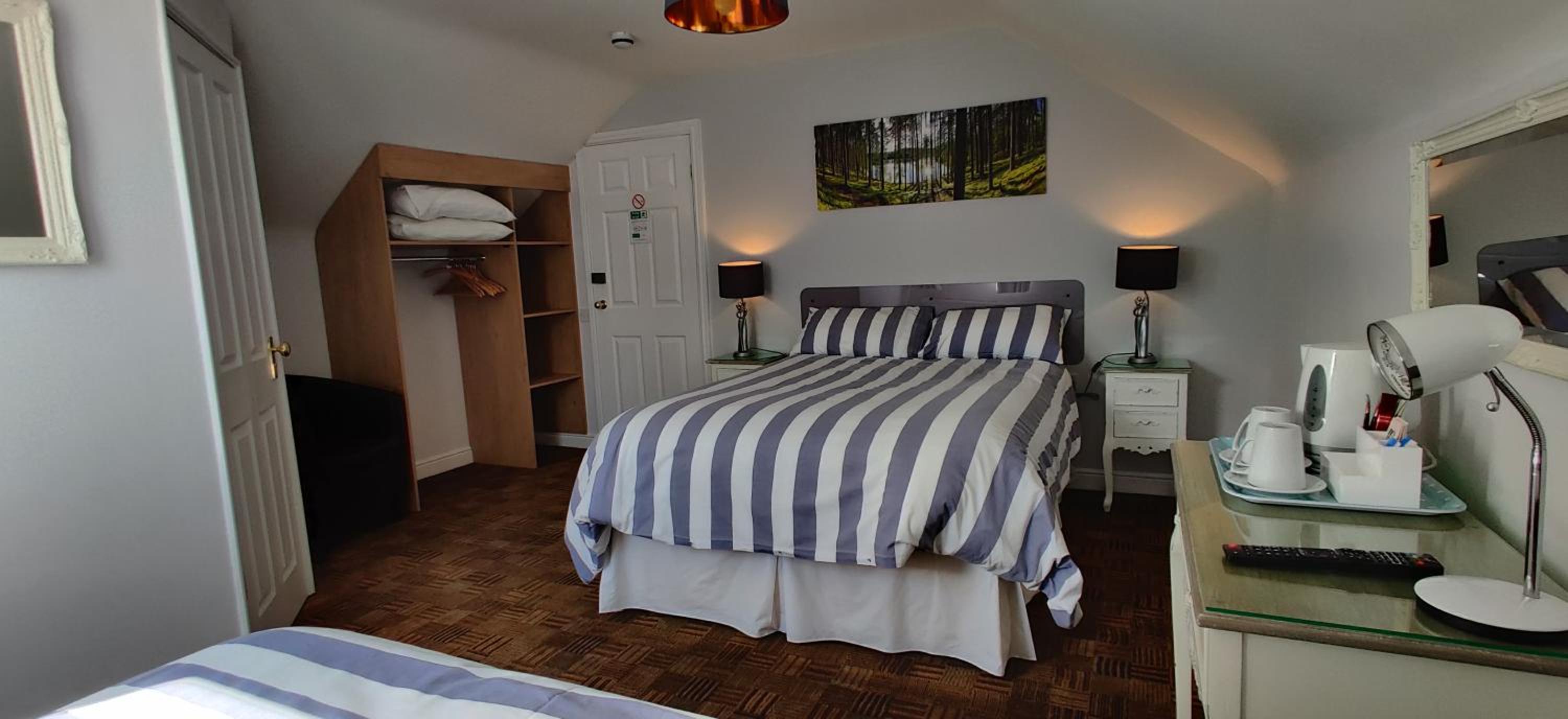 Leicester Vacations - Aaron Lodge Guest House - Property Image 7