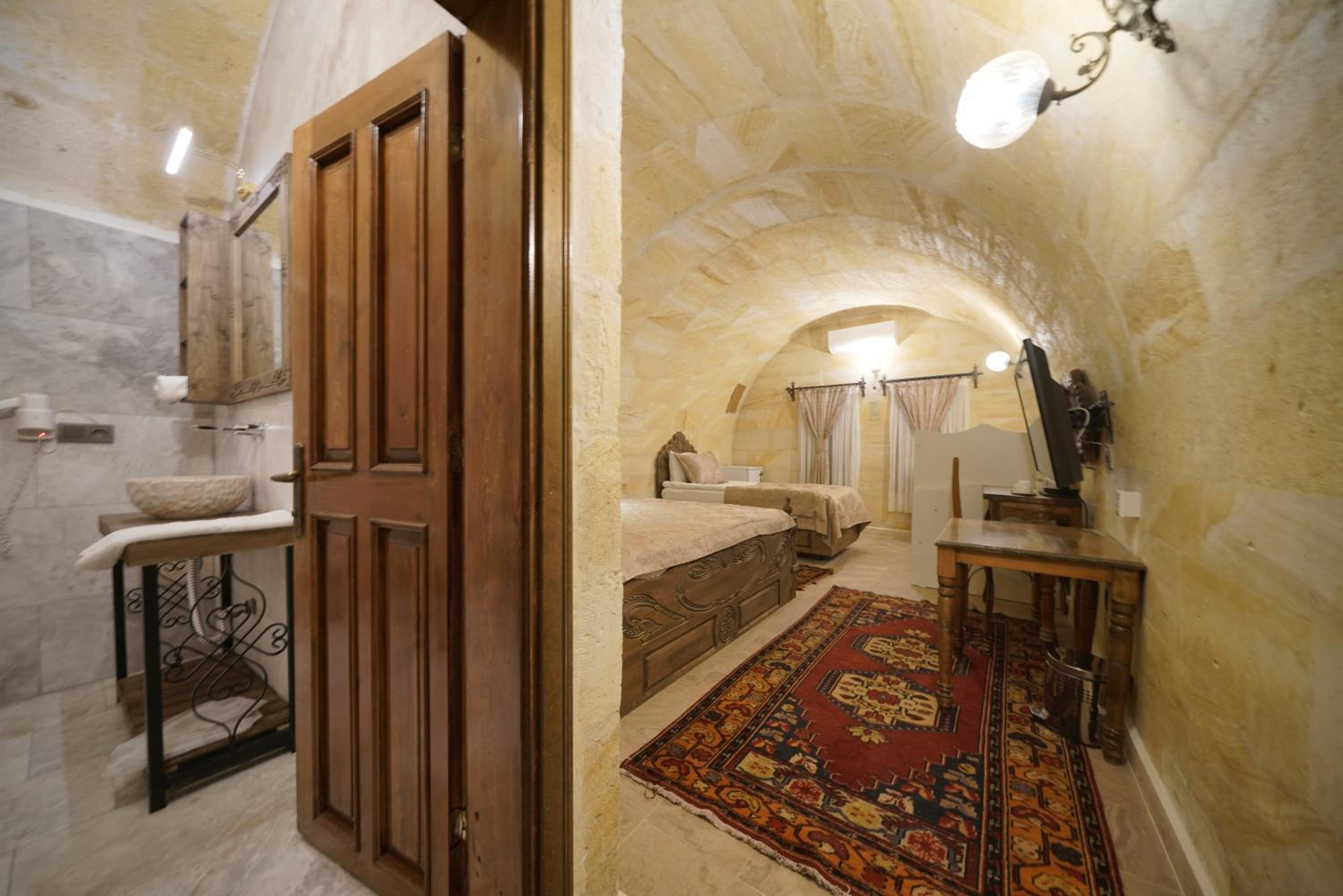 Walnut House Otel - Image 28