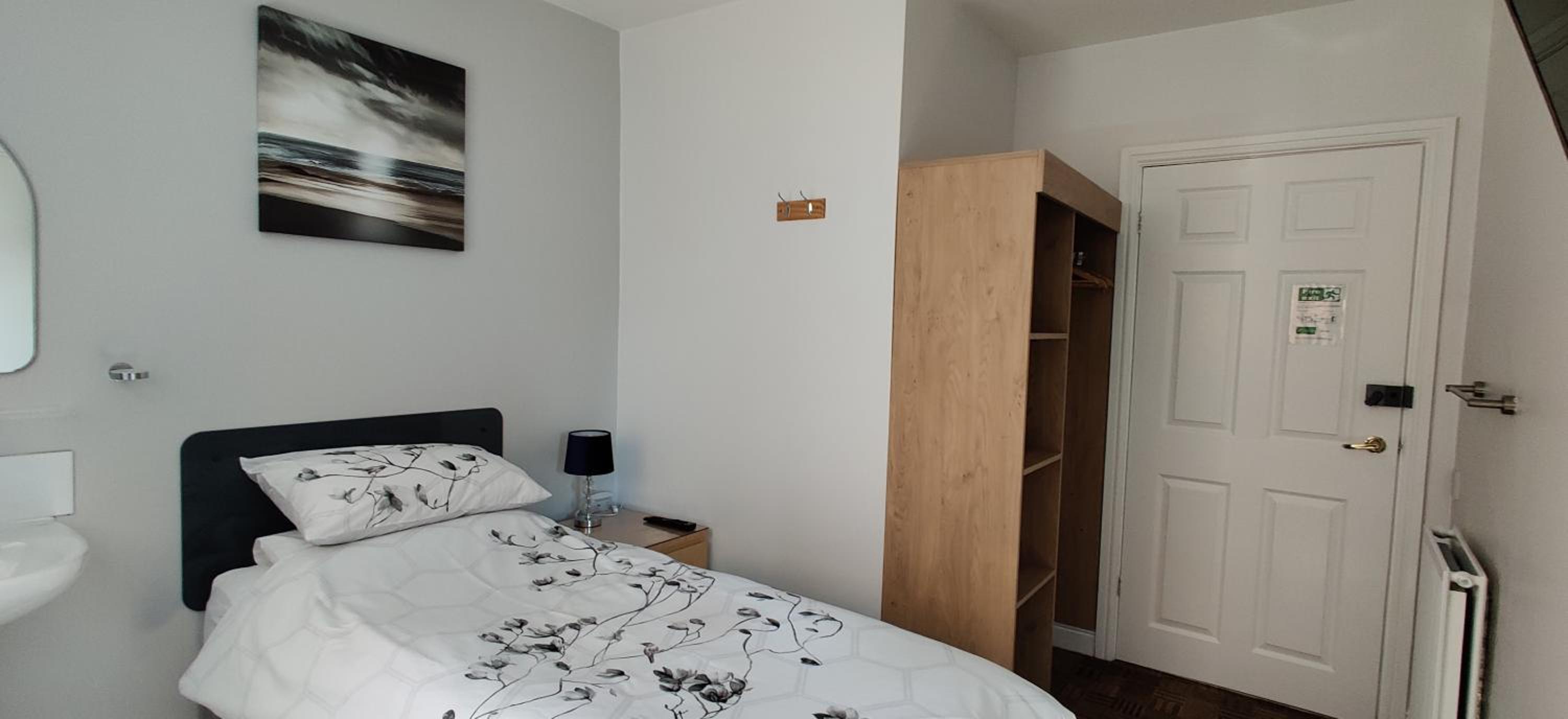 Leicester Vacations - Aaron Lodge Guest House - Property Image 25