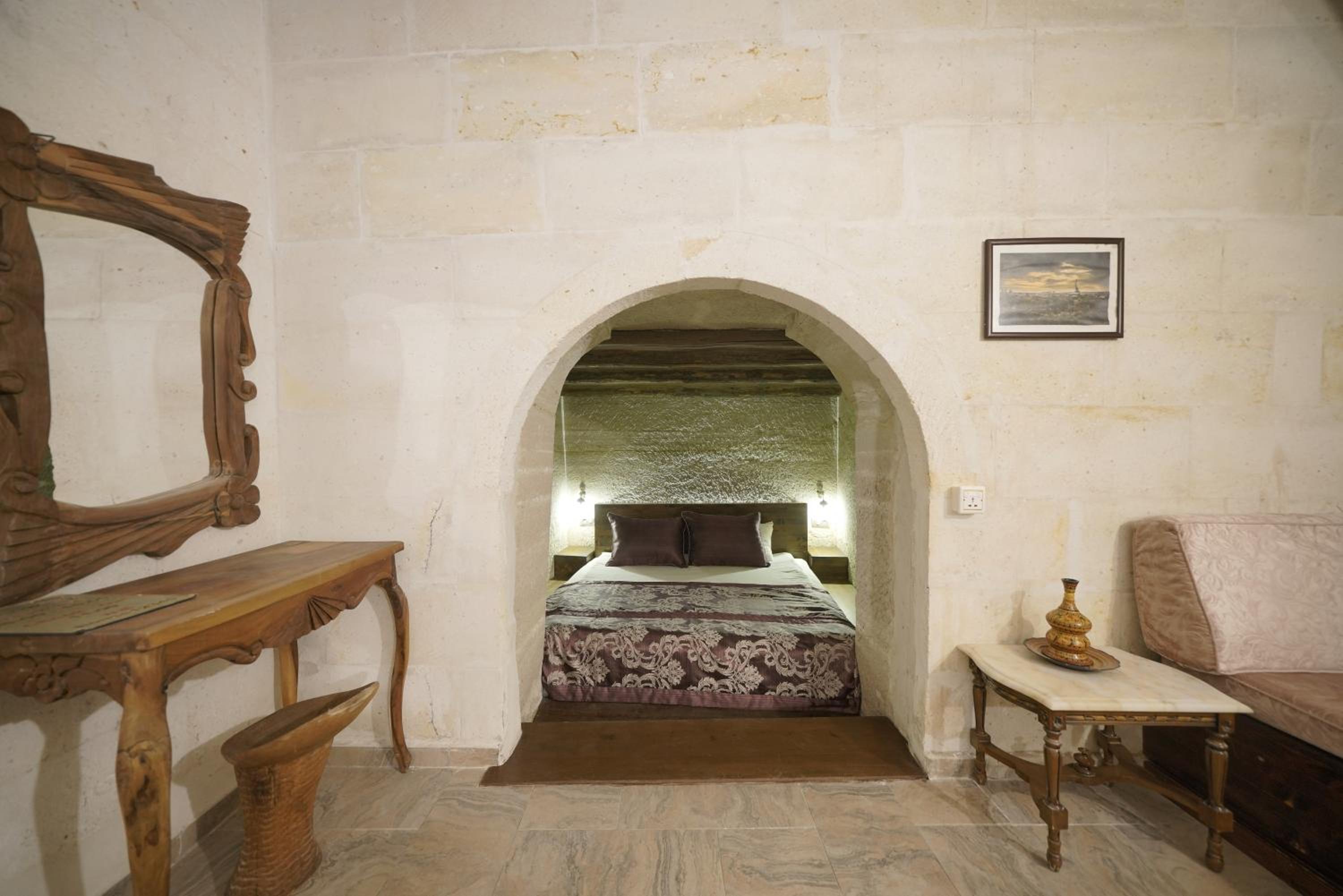 Walnut House Otel - Image 19