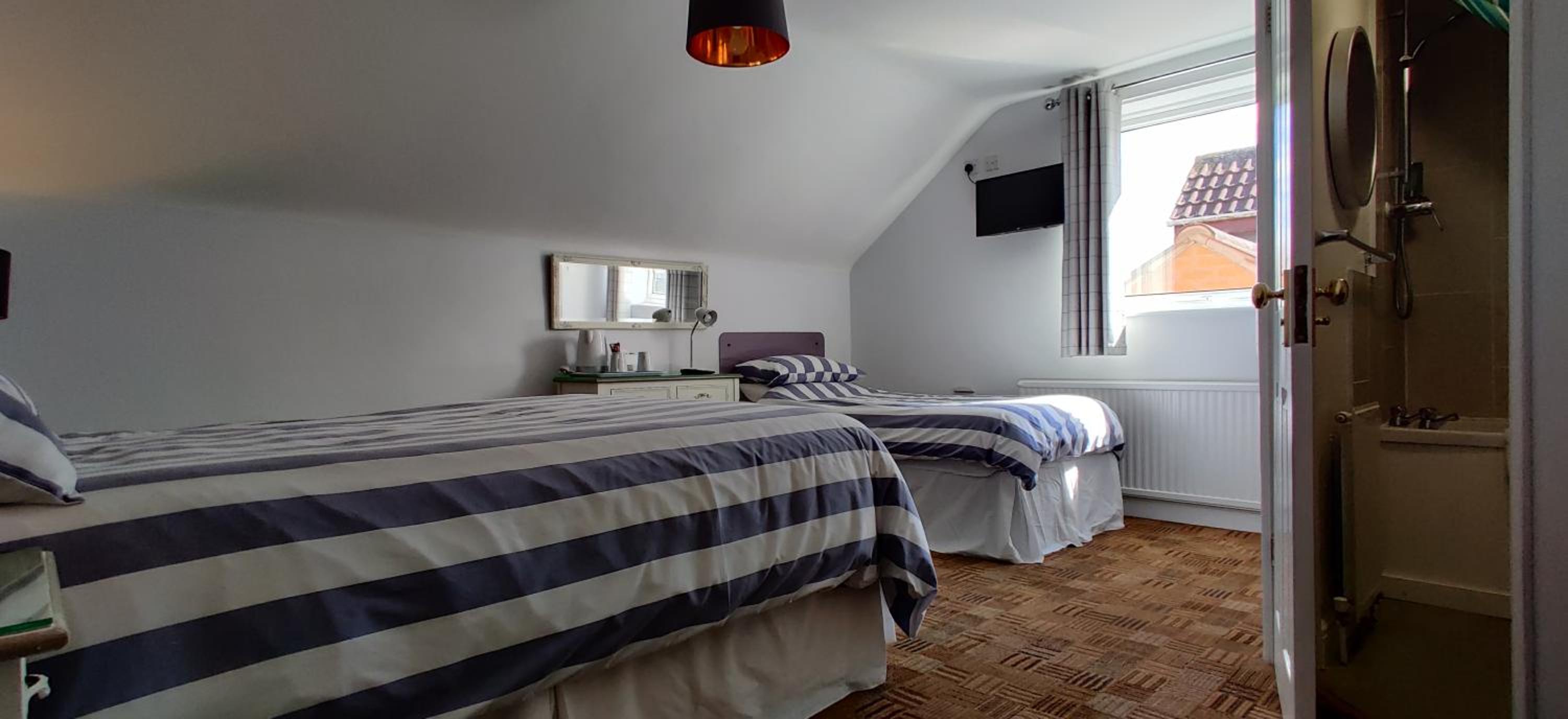 Leicester Vacations - Aaron Lodge Guest House - Property Image 6