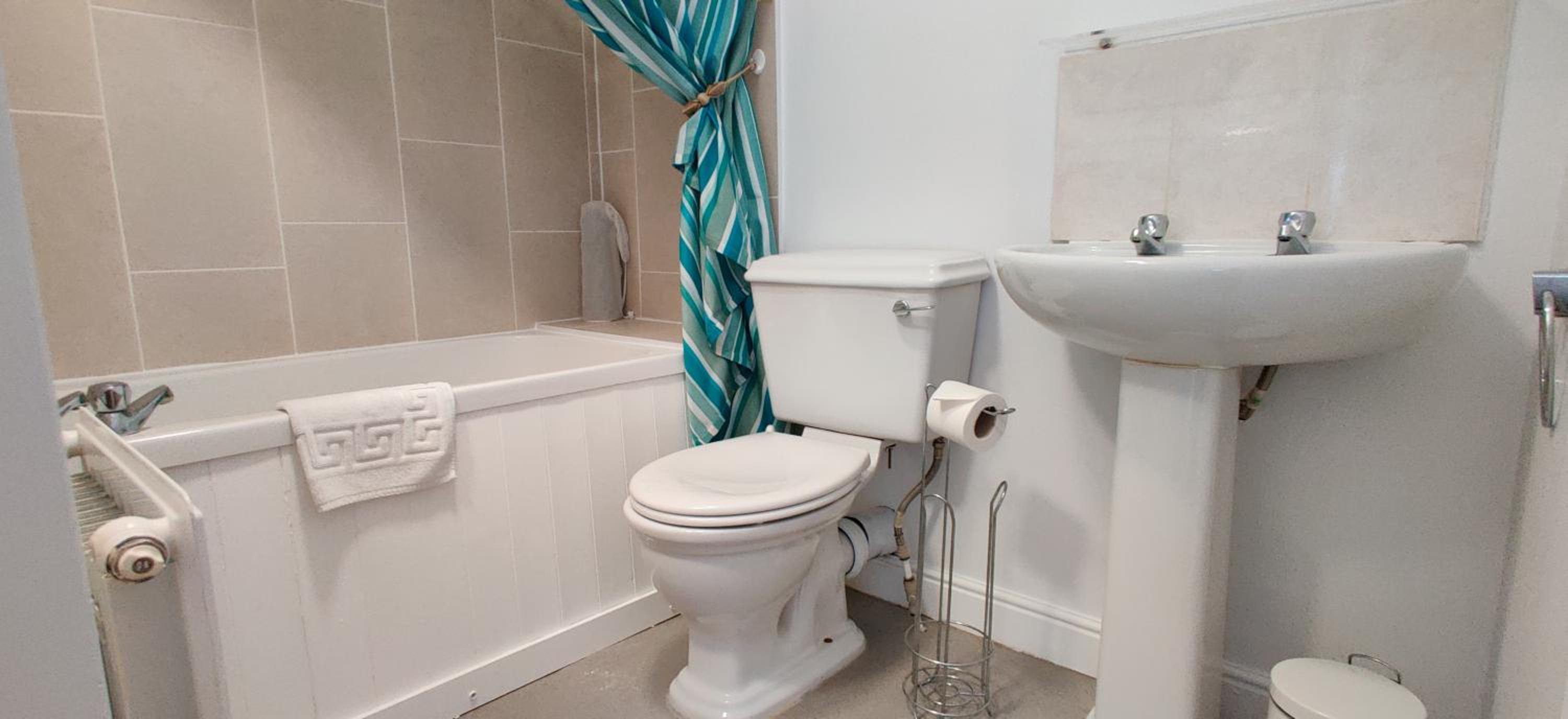 Leicester Vacations - Aaron Lodge Guest House - Property Image 1