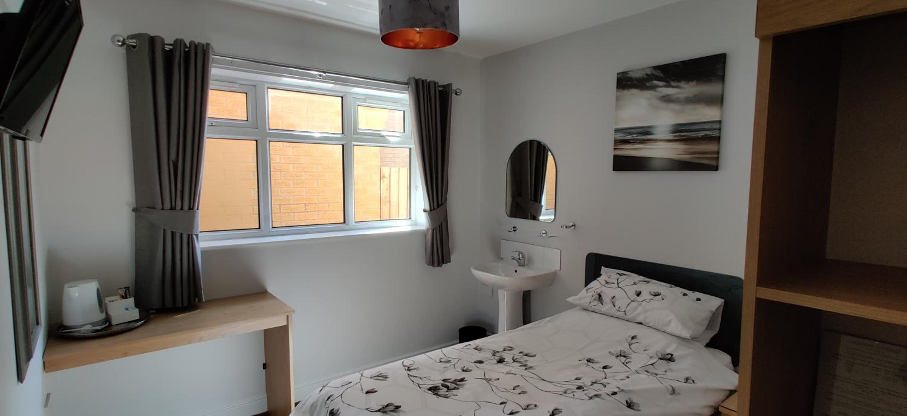 Leicester Vacations - Aaron Lodge Guest House - Property Image 24