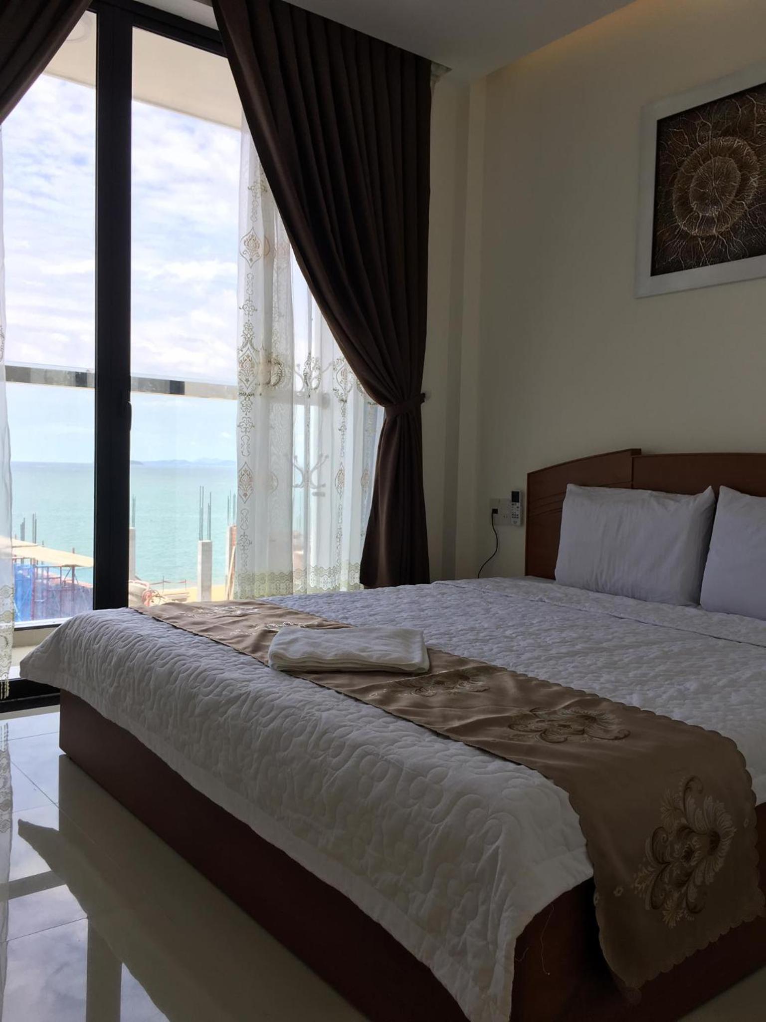 Au Lac Hotel