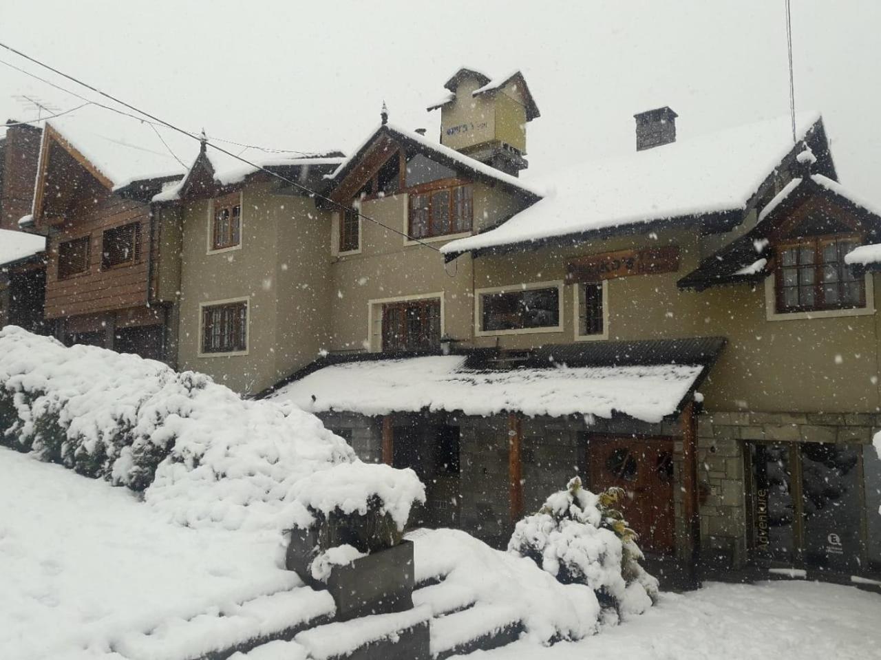Periko´s Youth Hostel - Image 2
