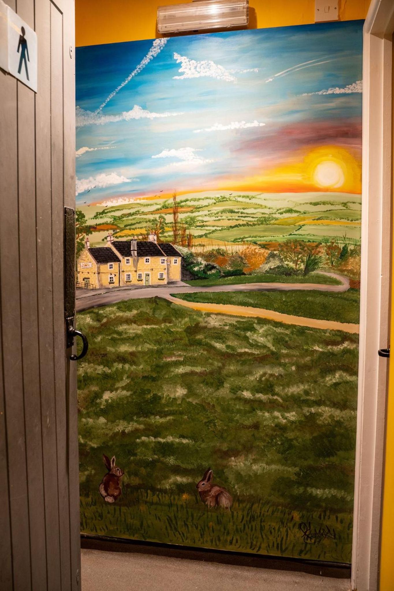 Rising Sun Pub, Restaurant and Rooms