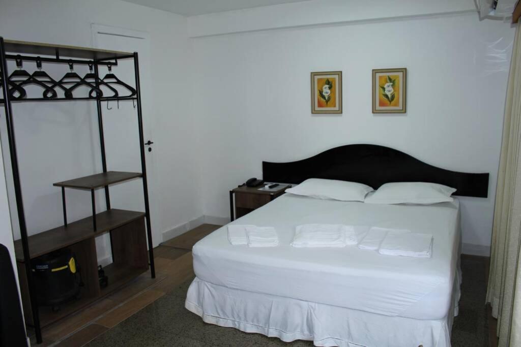13 FLAT BEIRA MAR Com ENERGIA, VAGA, 3 CAMAS, WI-FI e AR view 4