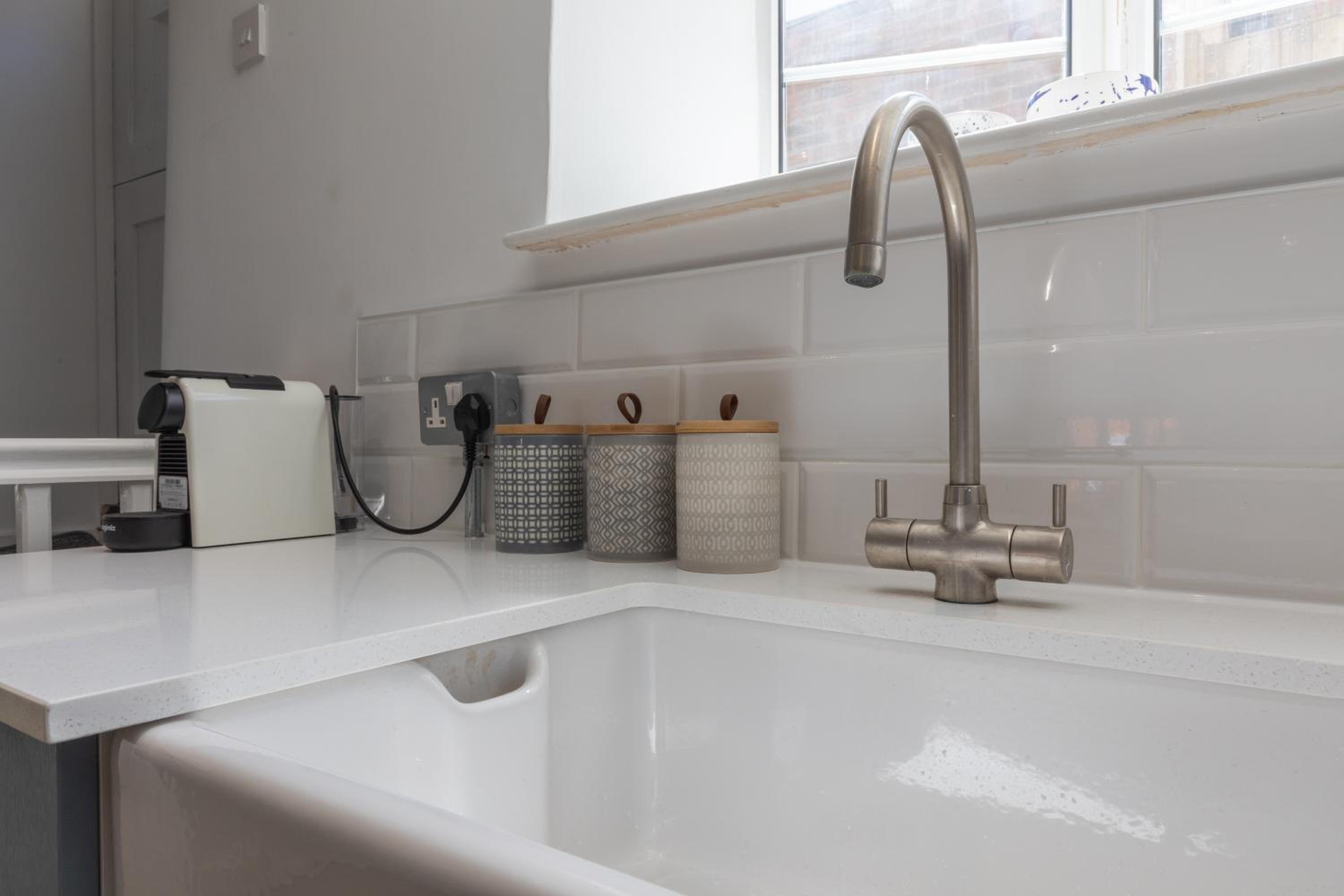 Lion Cottage - Dog-Friendly 3-Bed in Heart of Holt view 3