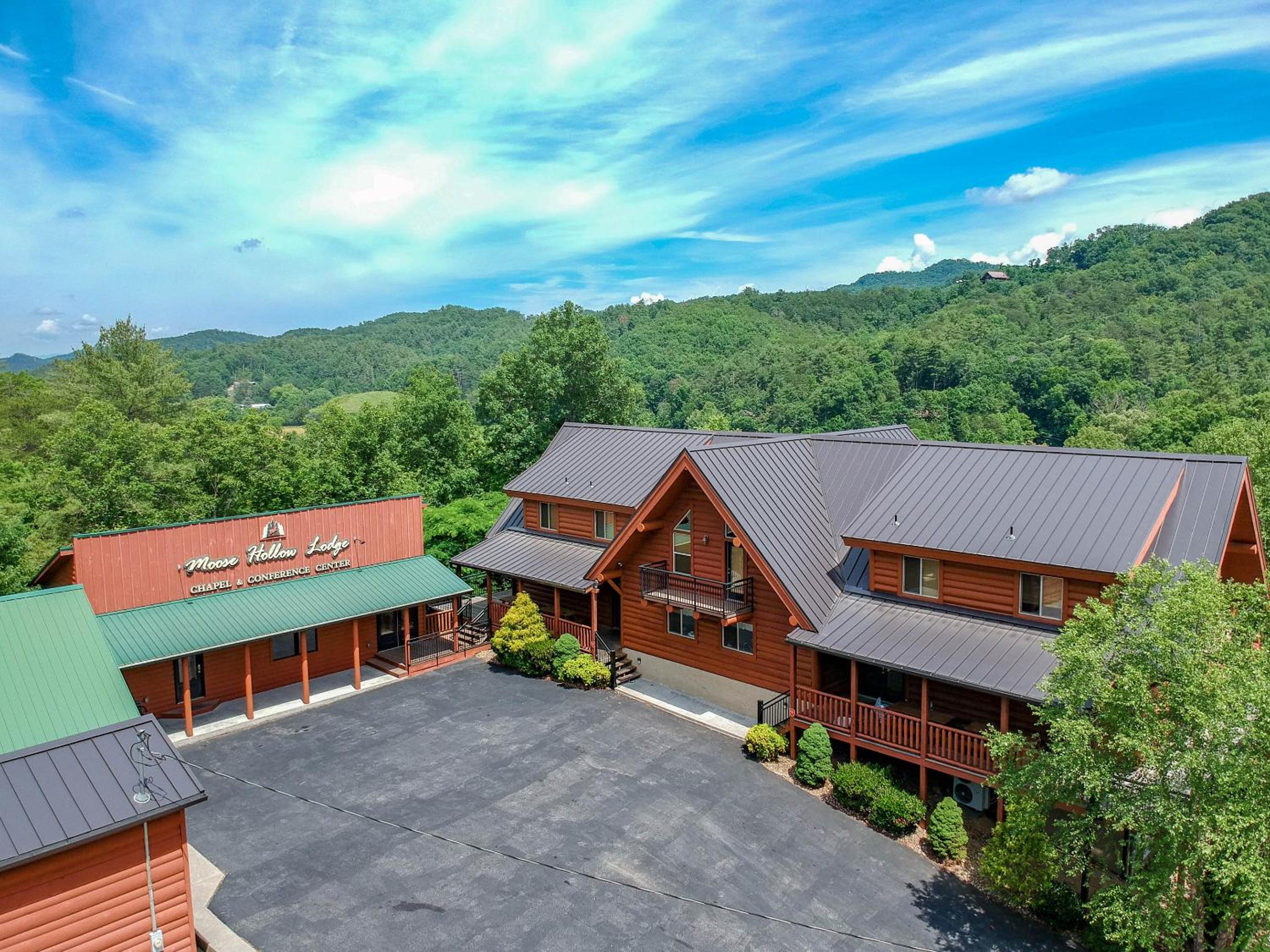 Moose Hollow Lodge