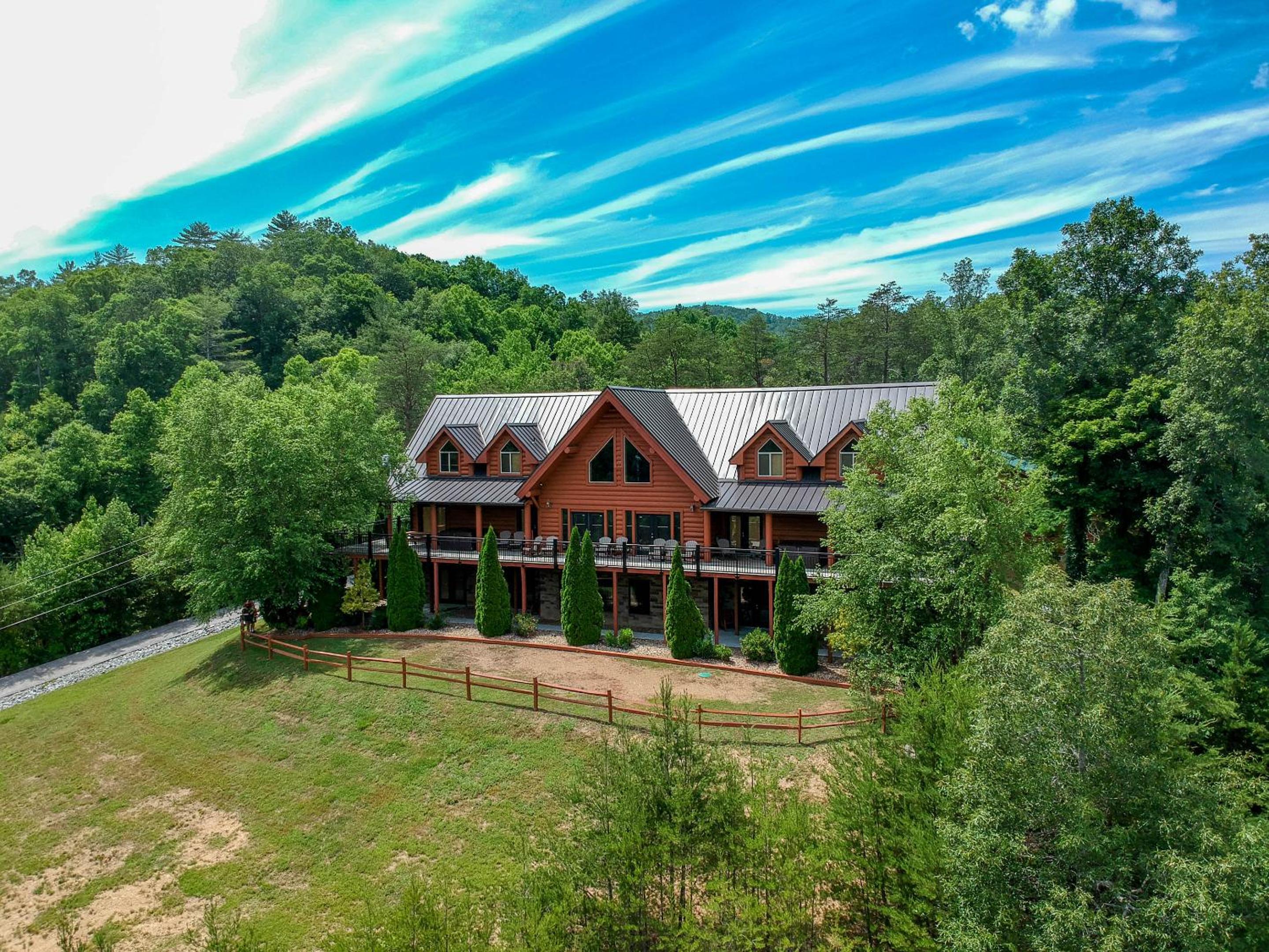 Moose Hollow Lodge
