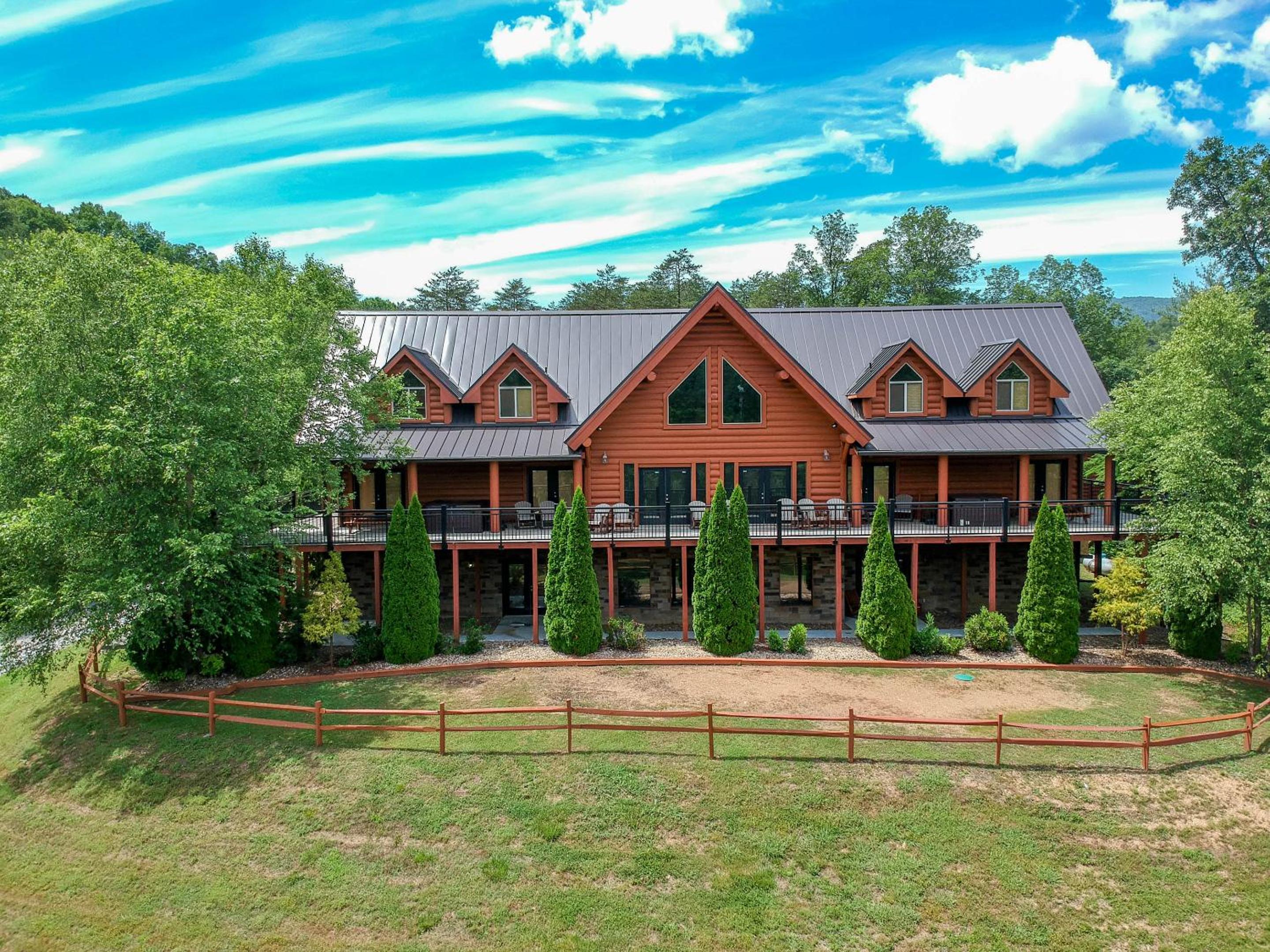 Moose Hollow Lodge