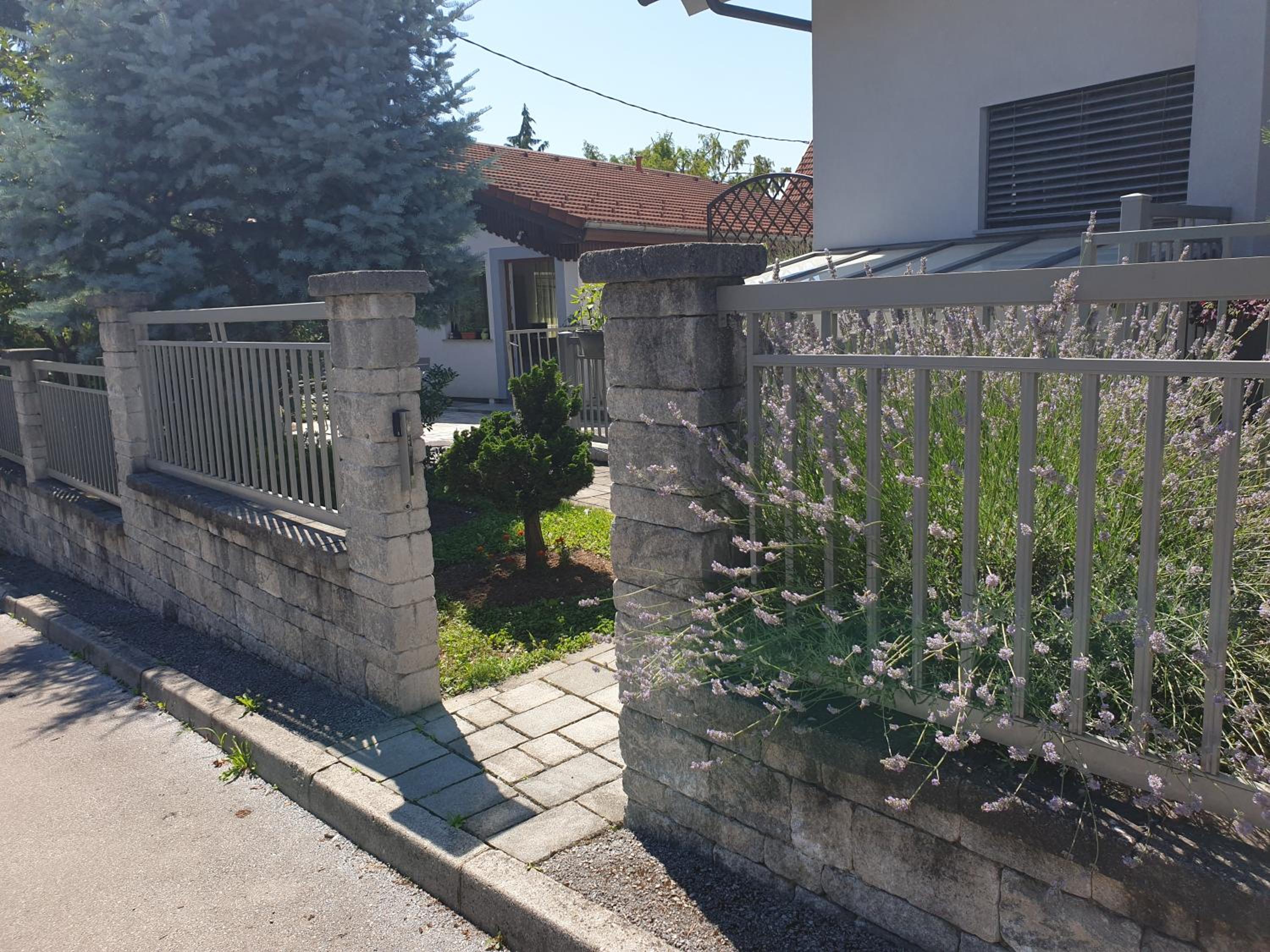 Photo 23