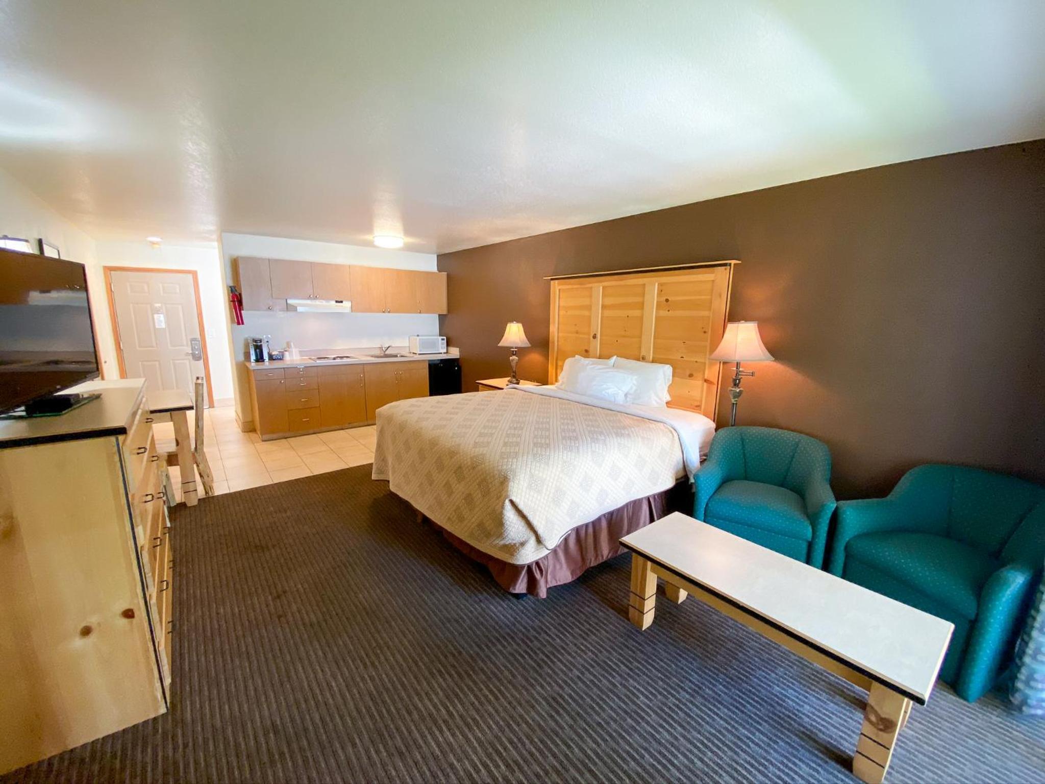 Sisters Inn & Suites