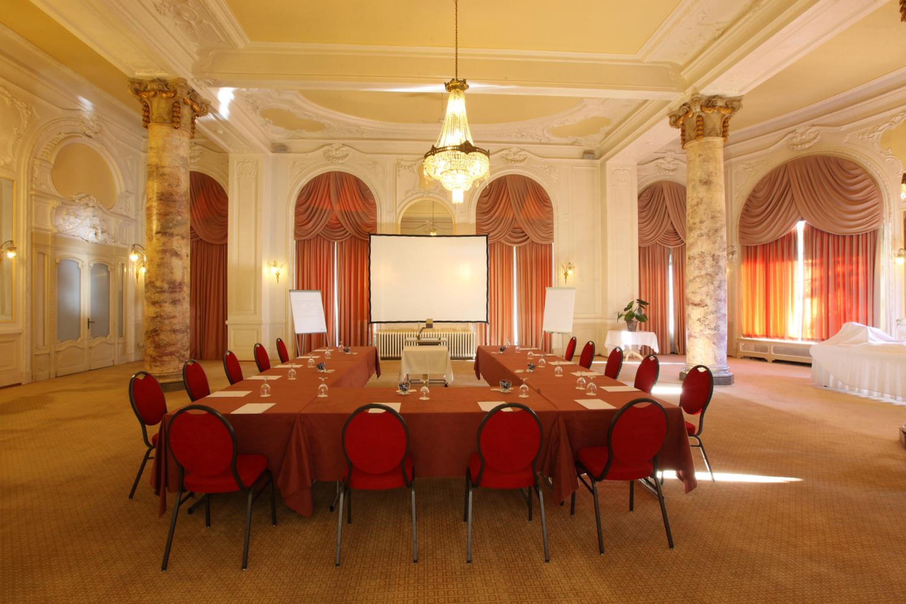 Montreux Vacations - Hotel du Grand Lac Excelsior - Property Image 2