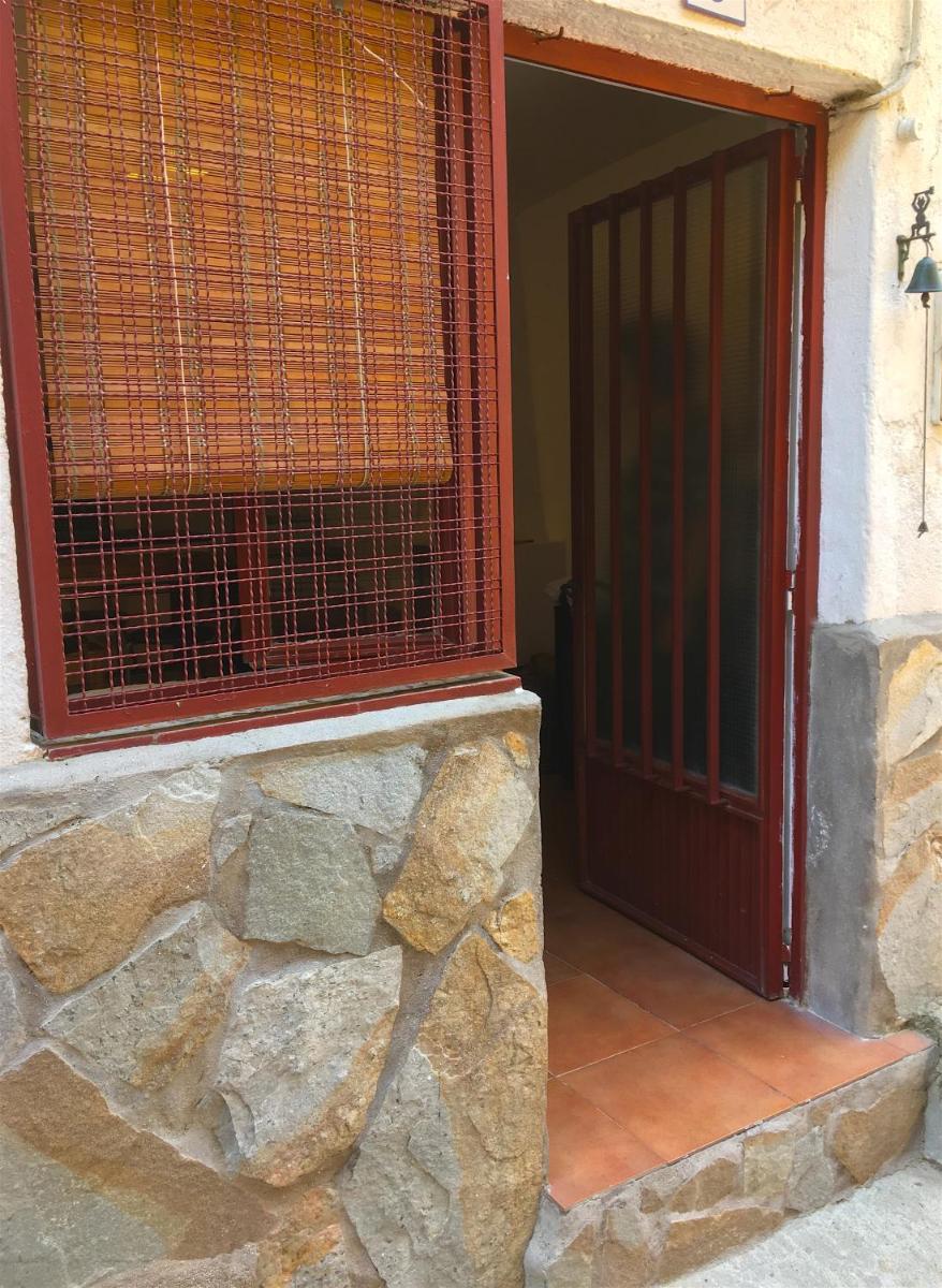 Encantadora casa en centro Piedralaves photo 3