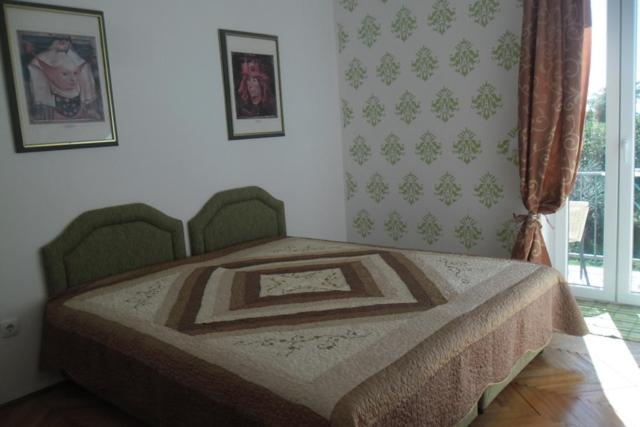 Two bedroom ap in the garden photo 5