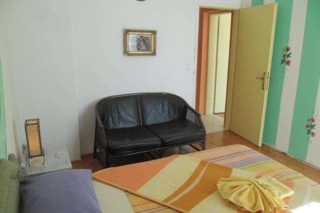 Two bedroom ap in the garden photo 3
