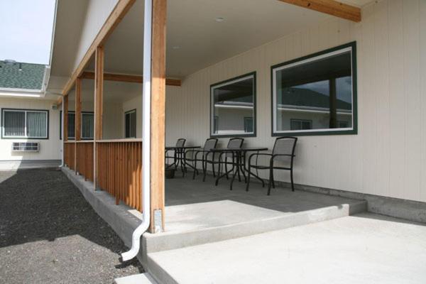 Ponderosa Motel