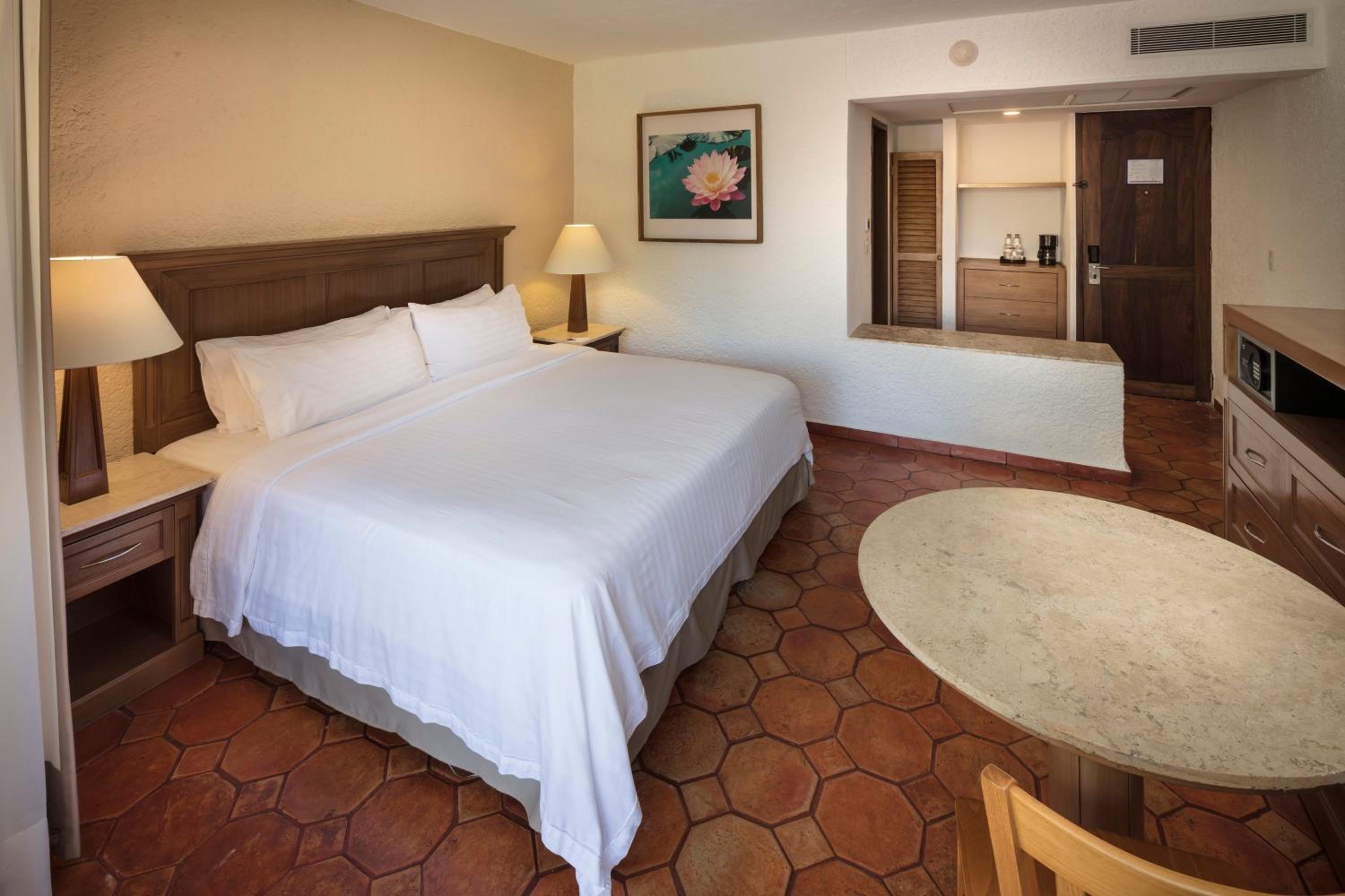 Holiday Inn Resort Ixtapa All-Inclusive, an IHG Hotel - Property Image 13