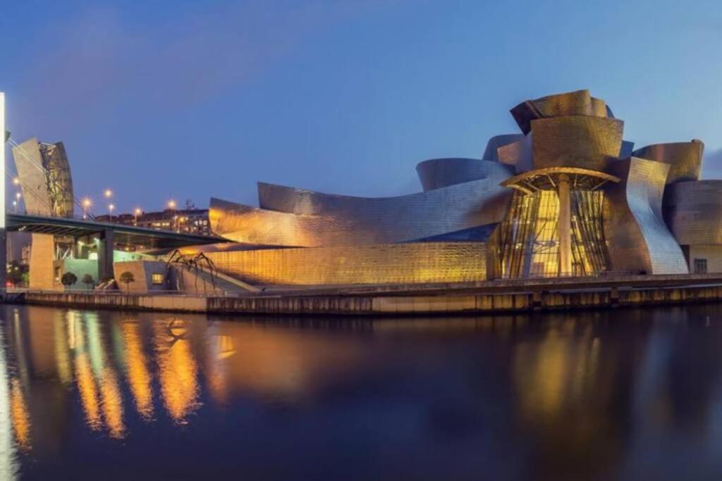 Lujoso piso en Casco Viejo. Bilbao. Free wifi. view 4