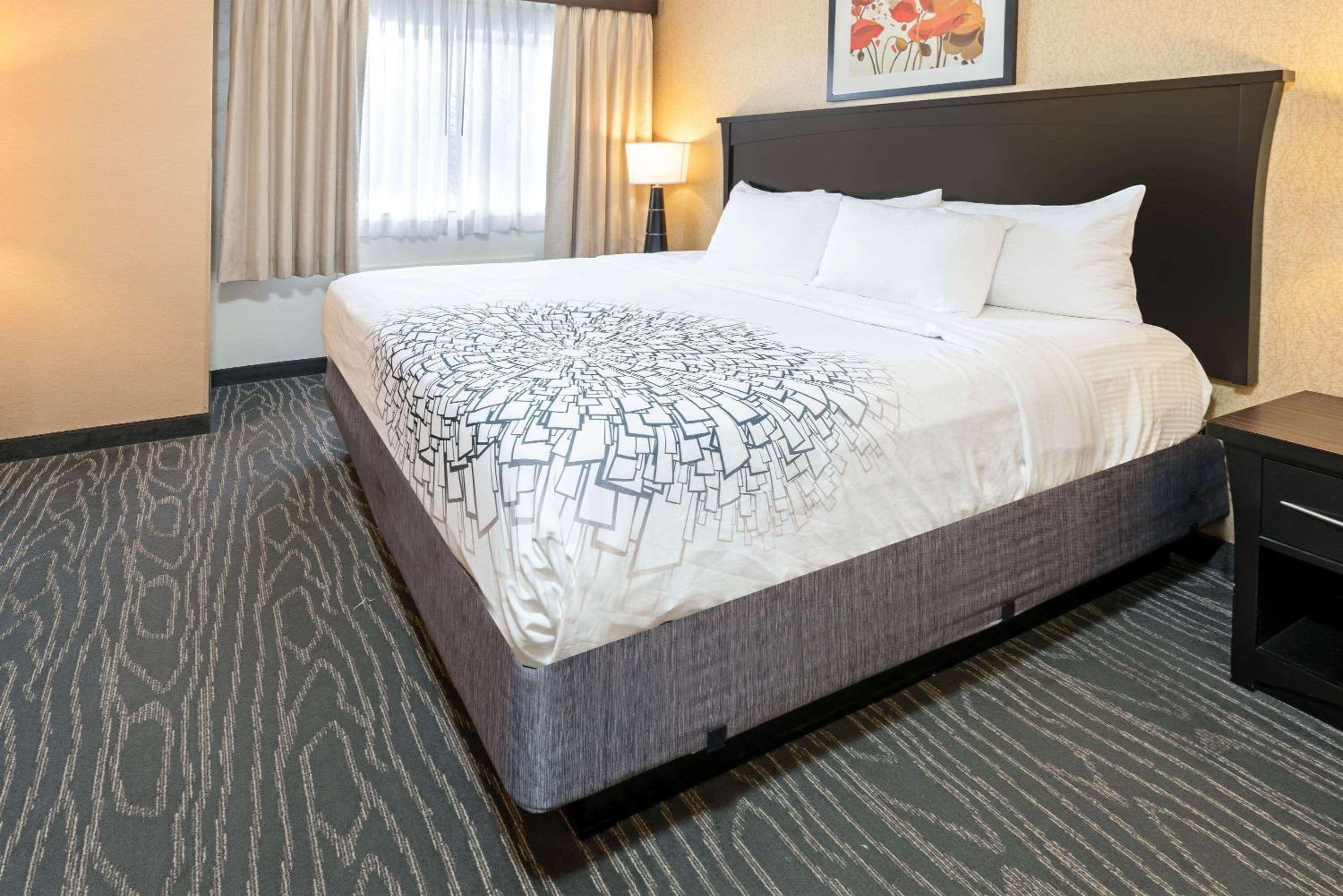 Logan Vacations - La Quinta by Wyndham Logan - Property Image 4