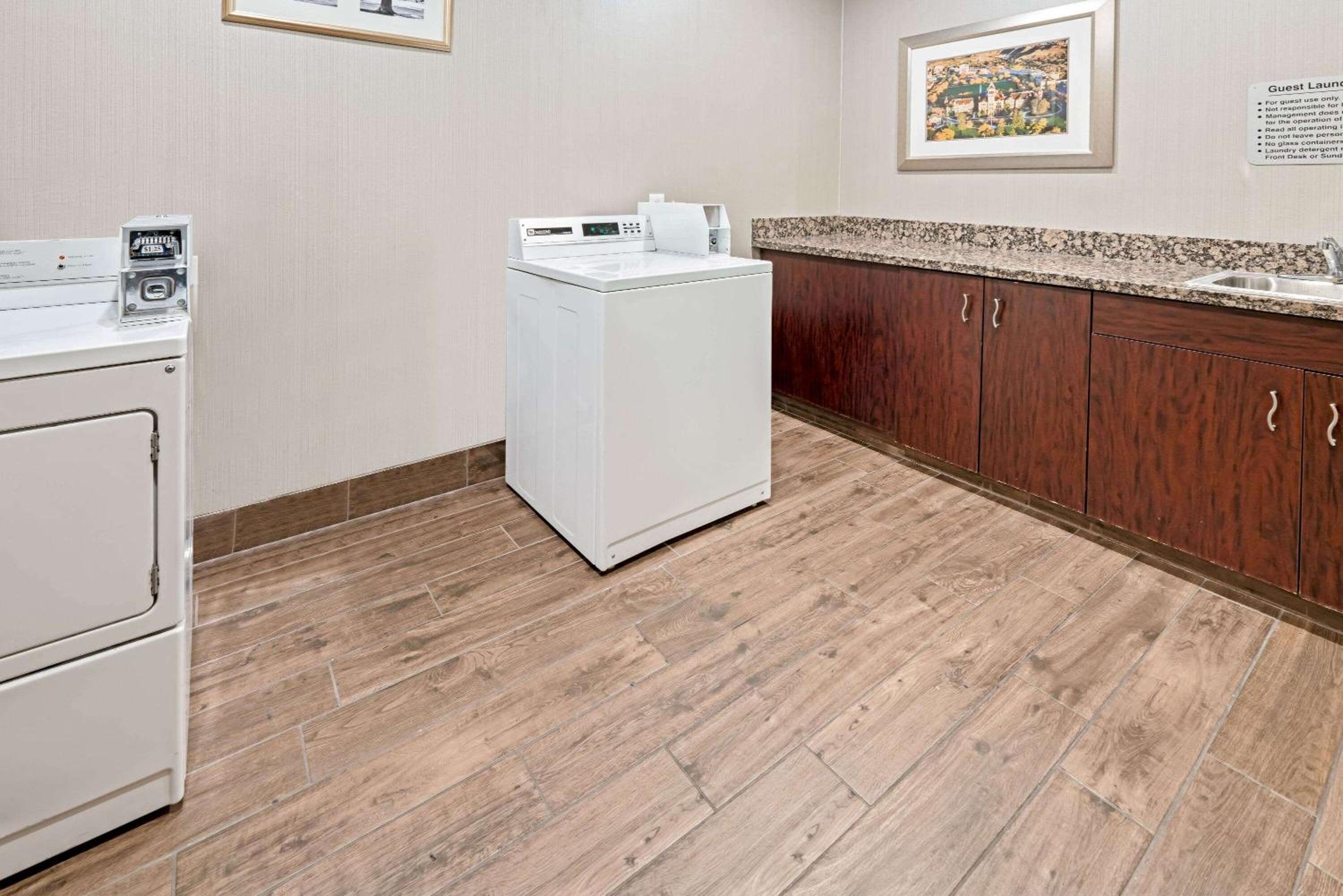 Logan Vacations - La Quinta by Wyndham Logan - Property Image 3