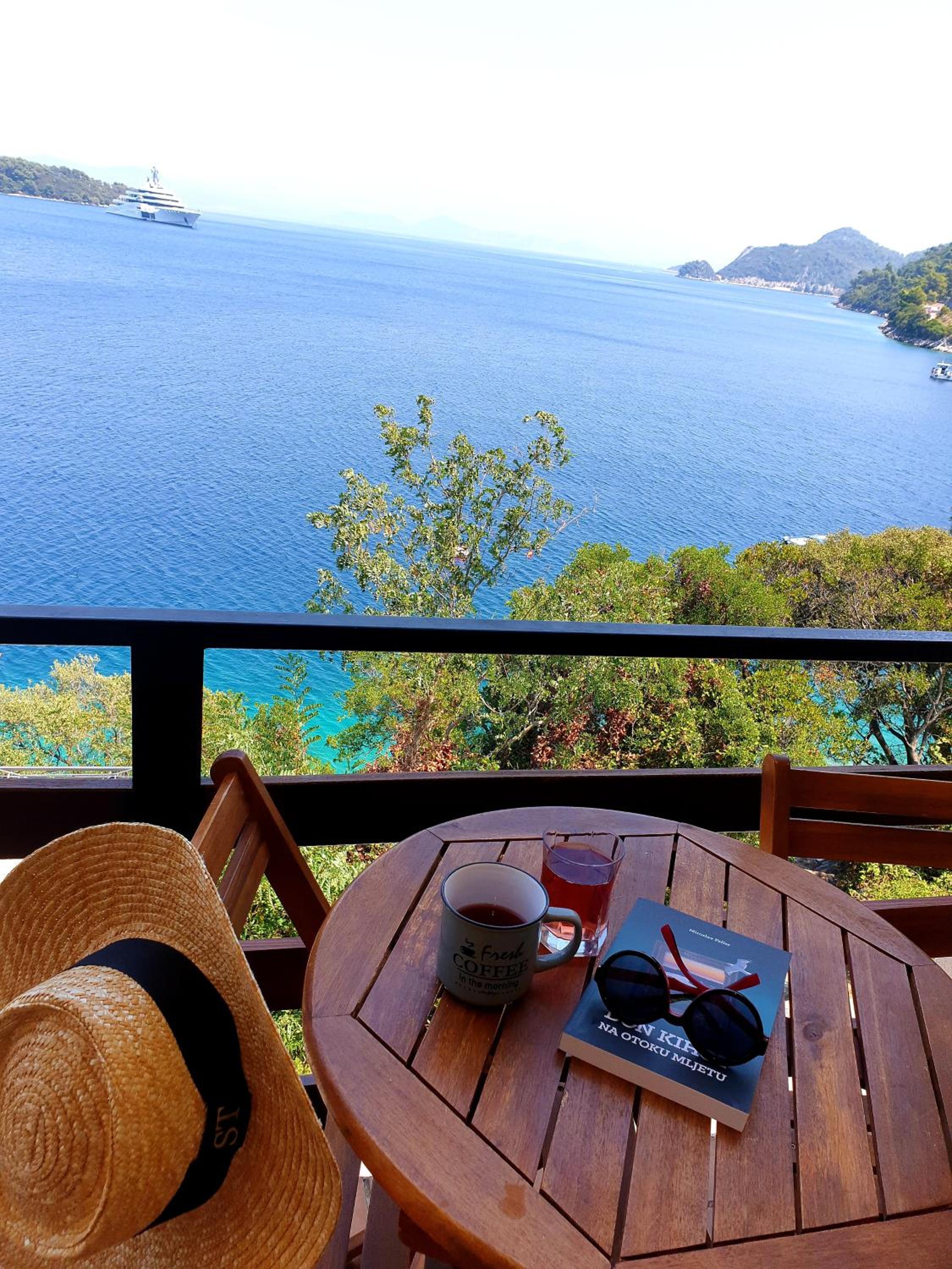 Guest House Matana view 2
