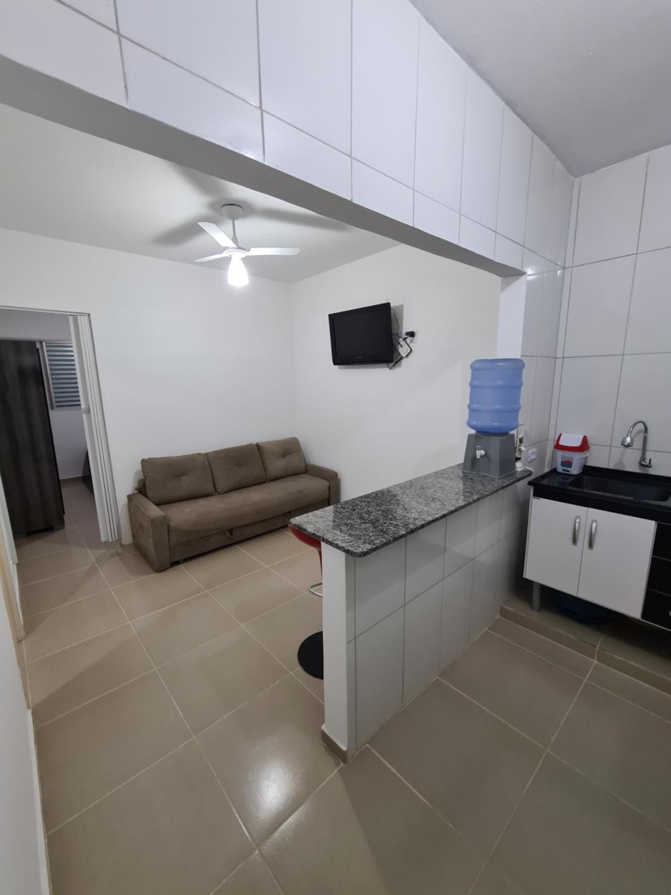 Kitão com quarto 50mts do mar