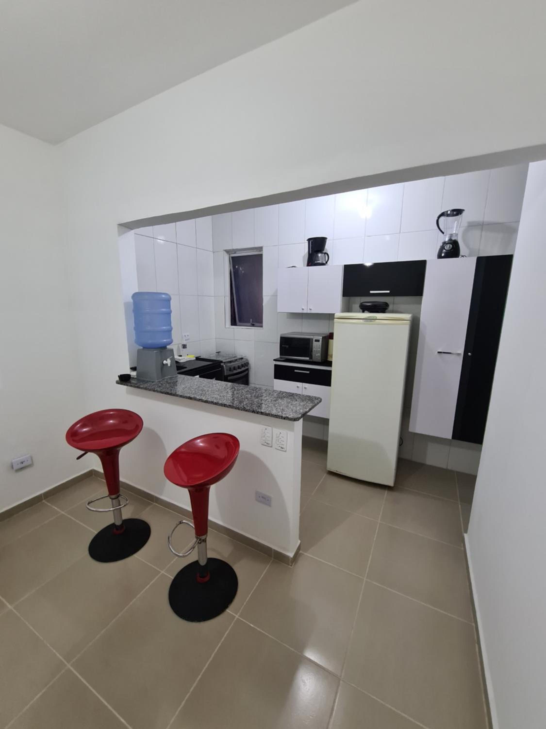 Kitão com quarto 50mts do mar
