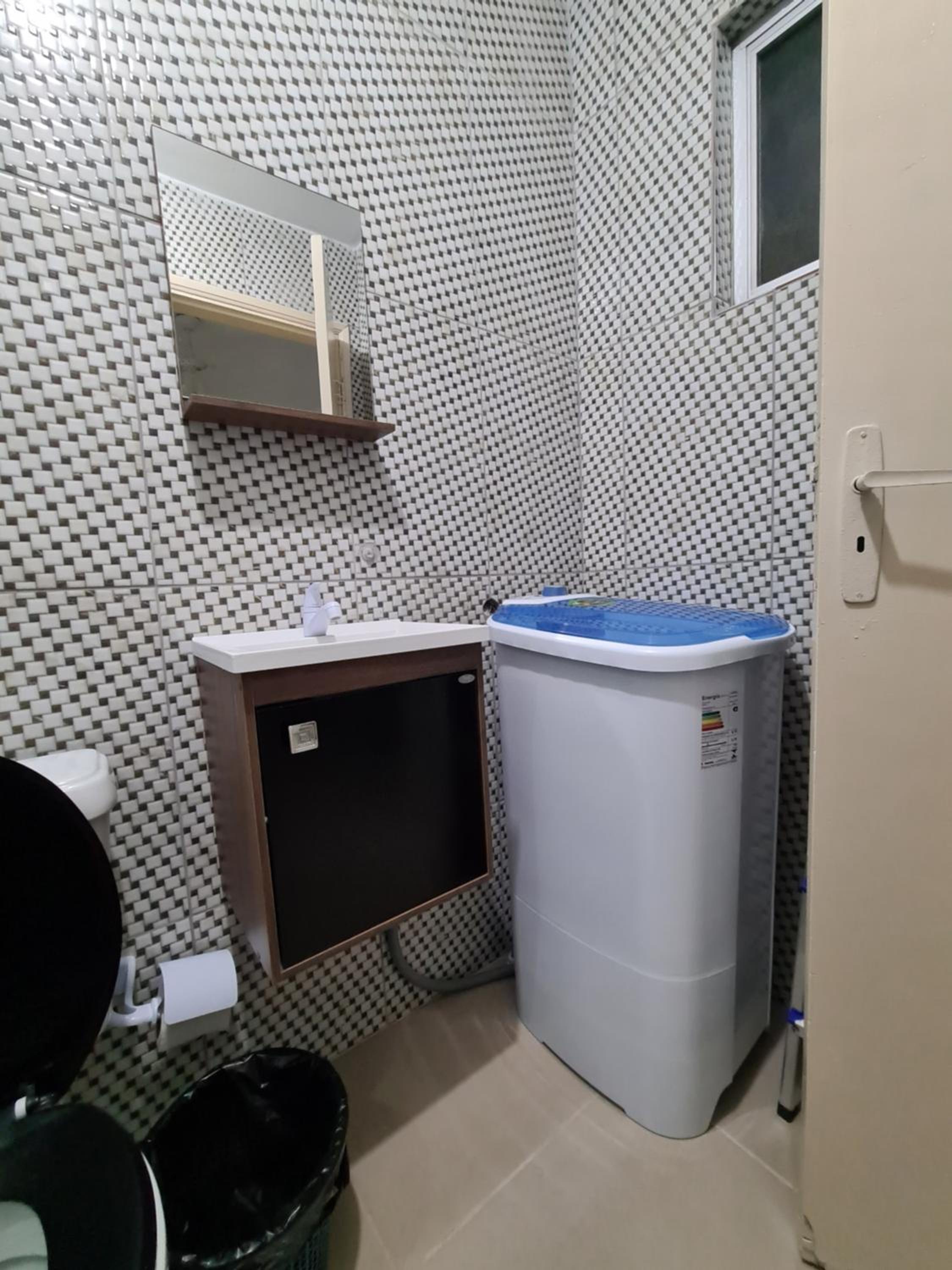 Kitão com quarto 50mts do mar