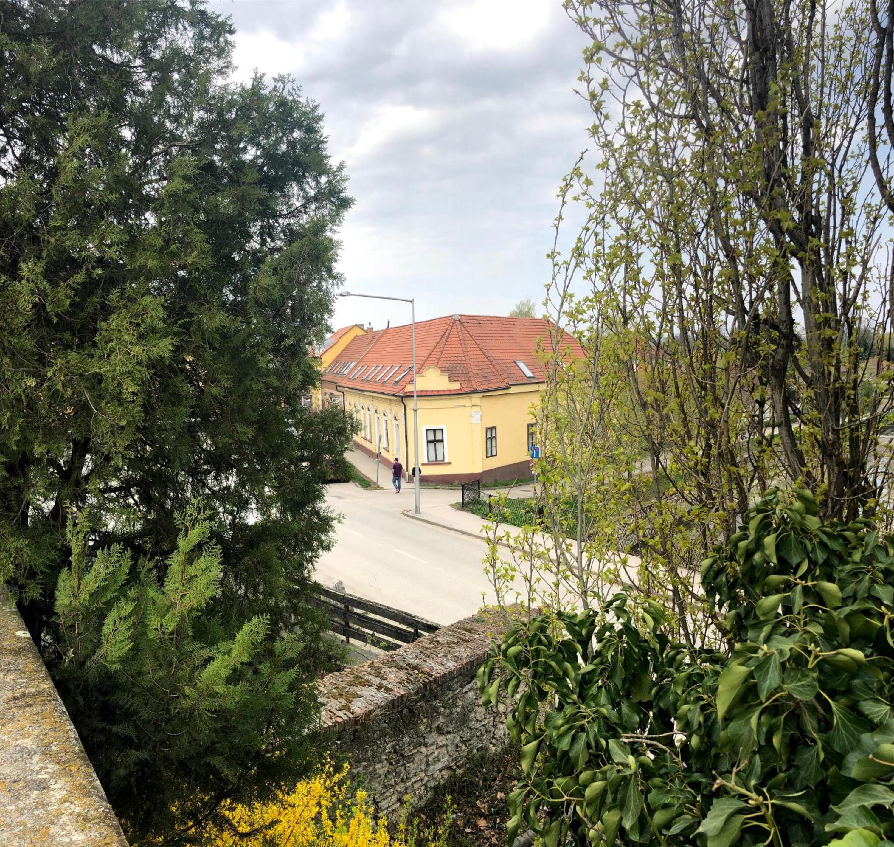 Váralja Vendégház Tata view 4