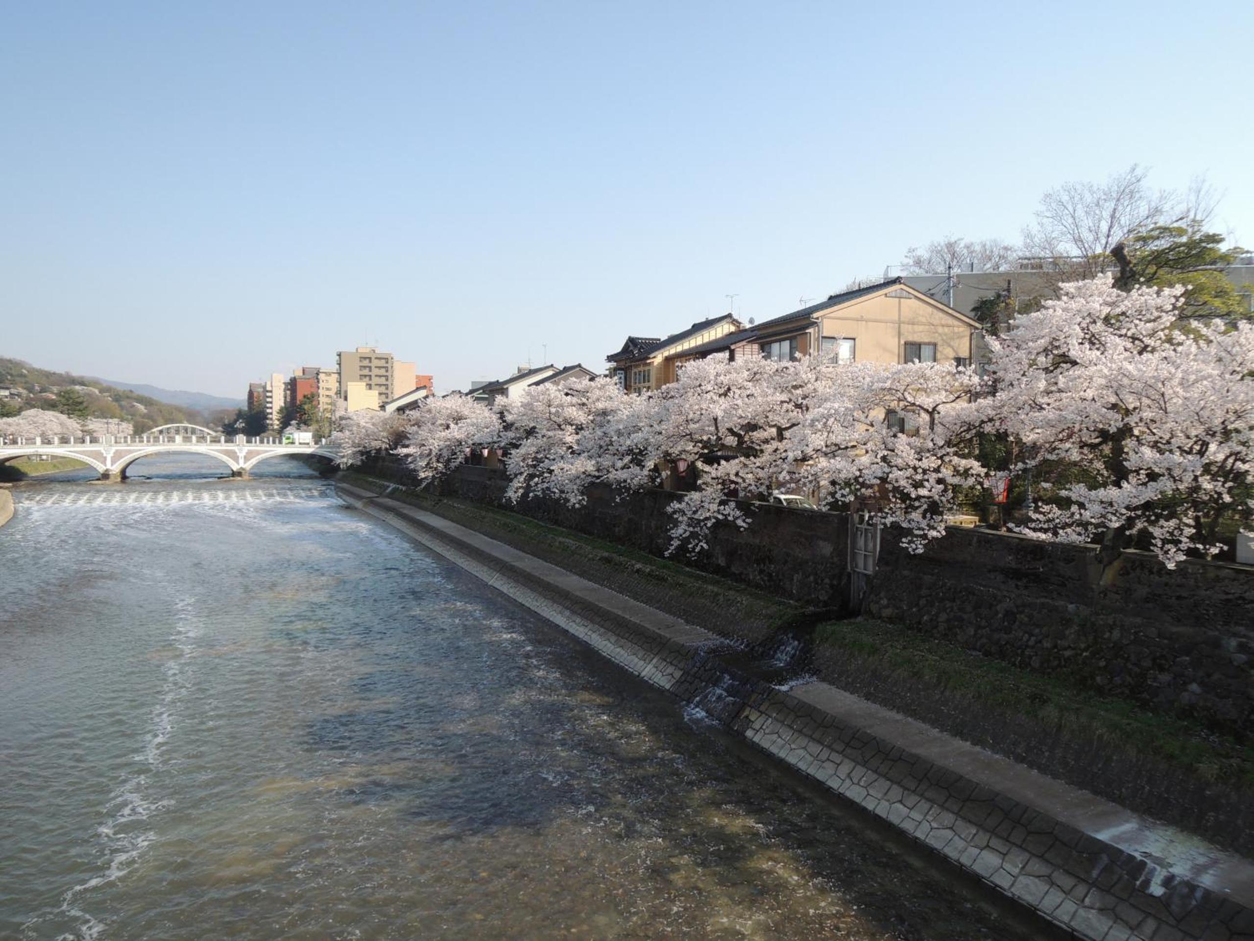 Kenroku House view 3
