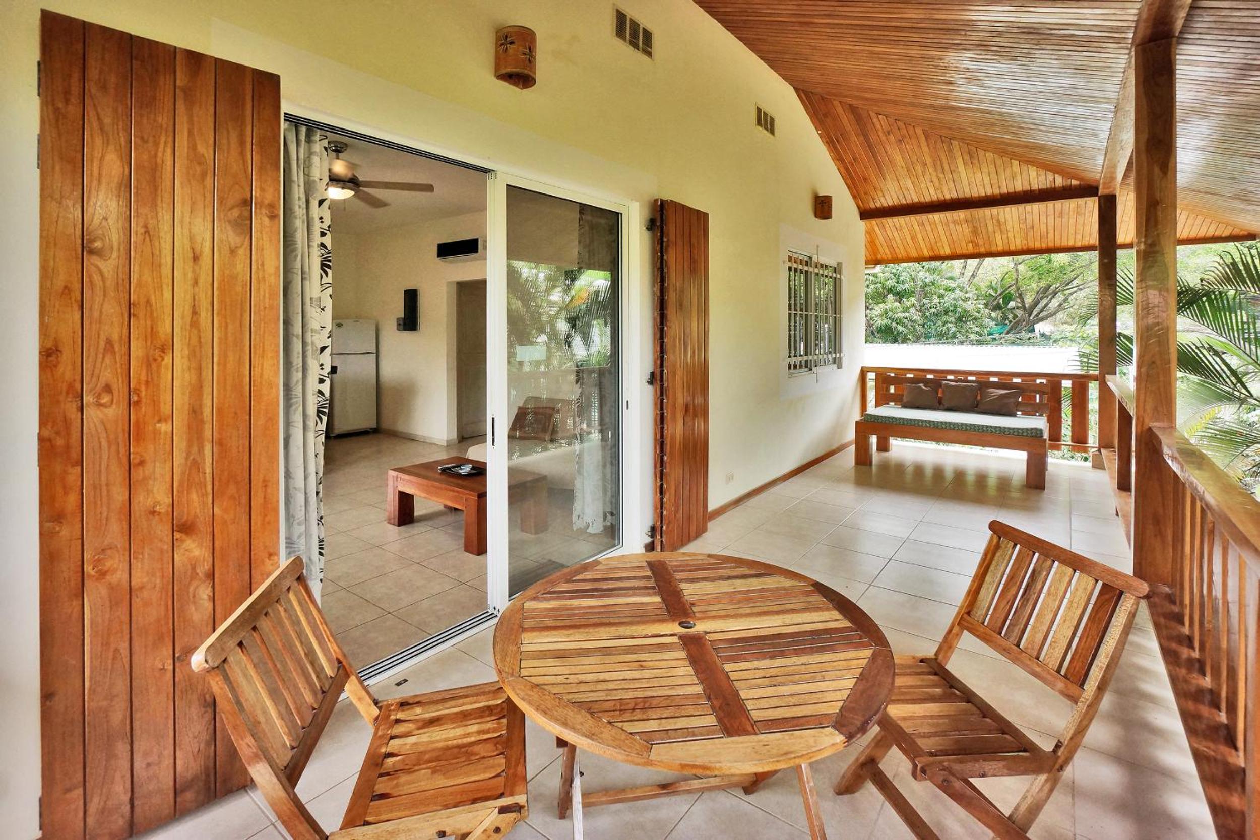 Costa Riki Apartments