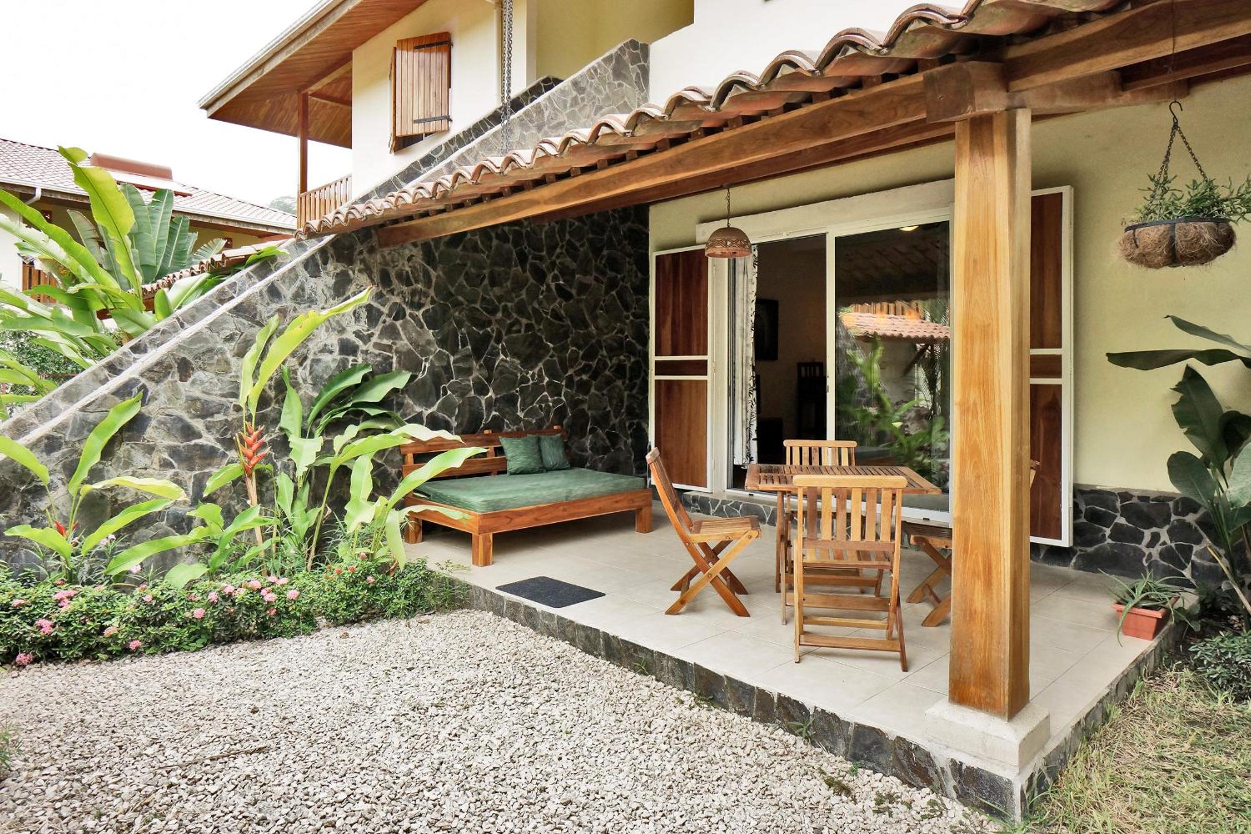 Costa Riki Apartments