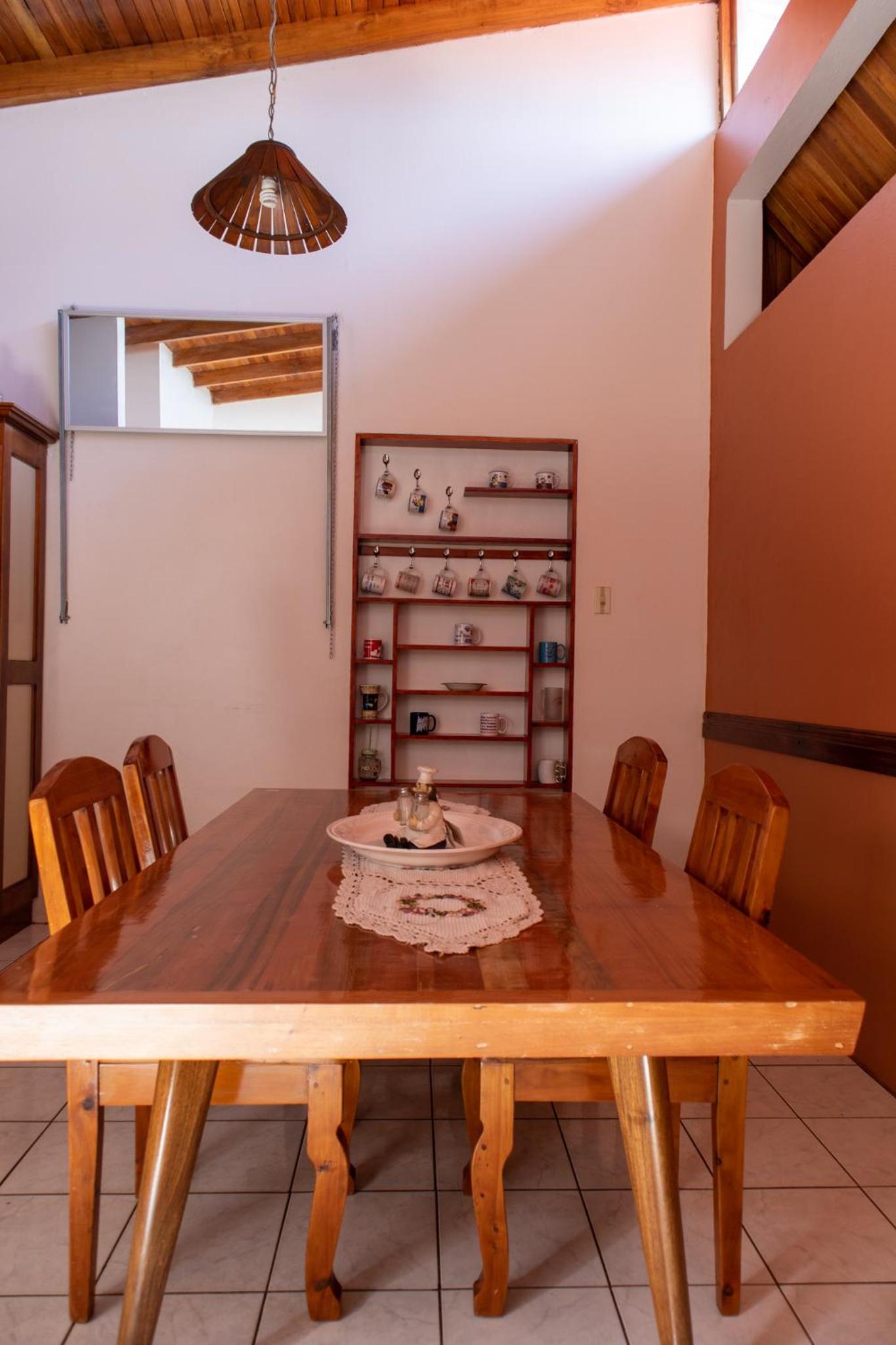 Hostel Bouganvilia Bed and Breakfast