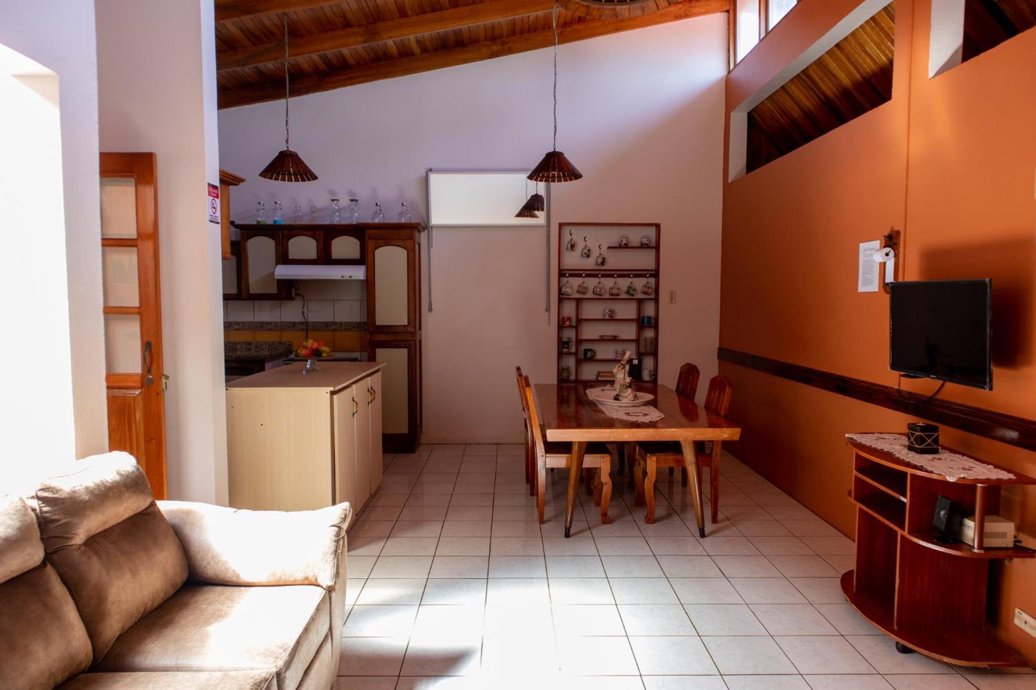 Hostel Bouganvilia Bed and Breakfast