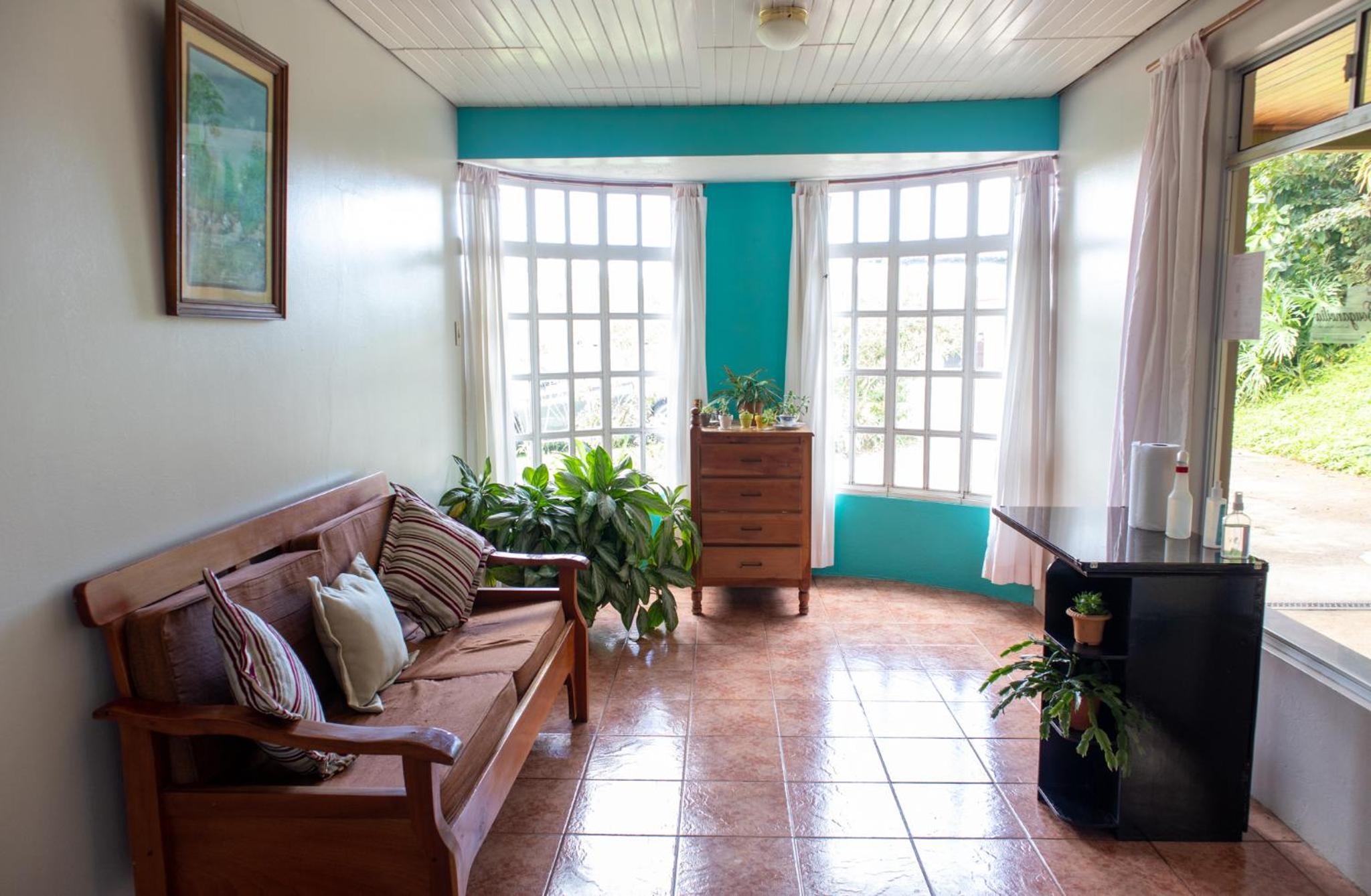 Hostel Bouganvilia Bed and Breakfast