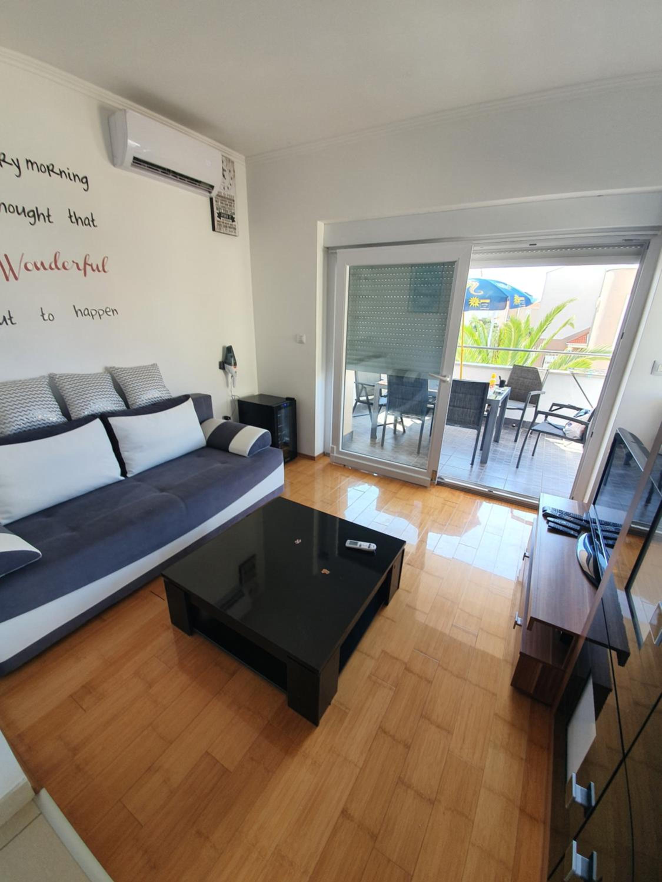 Apartment Novalja 4+2 view 4