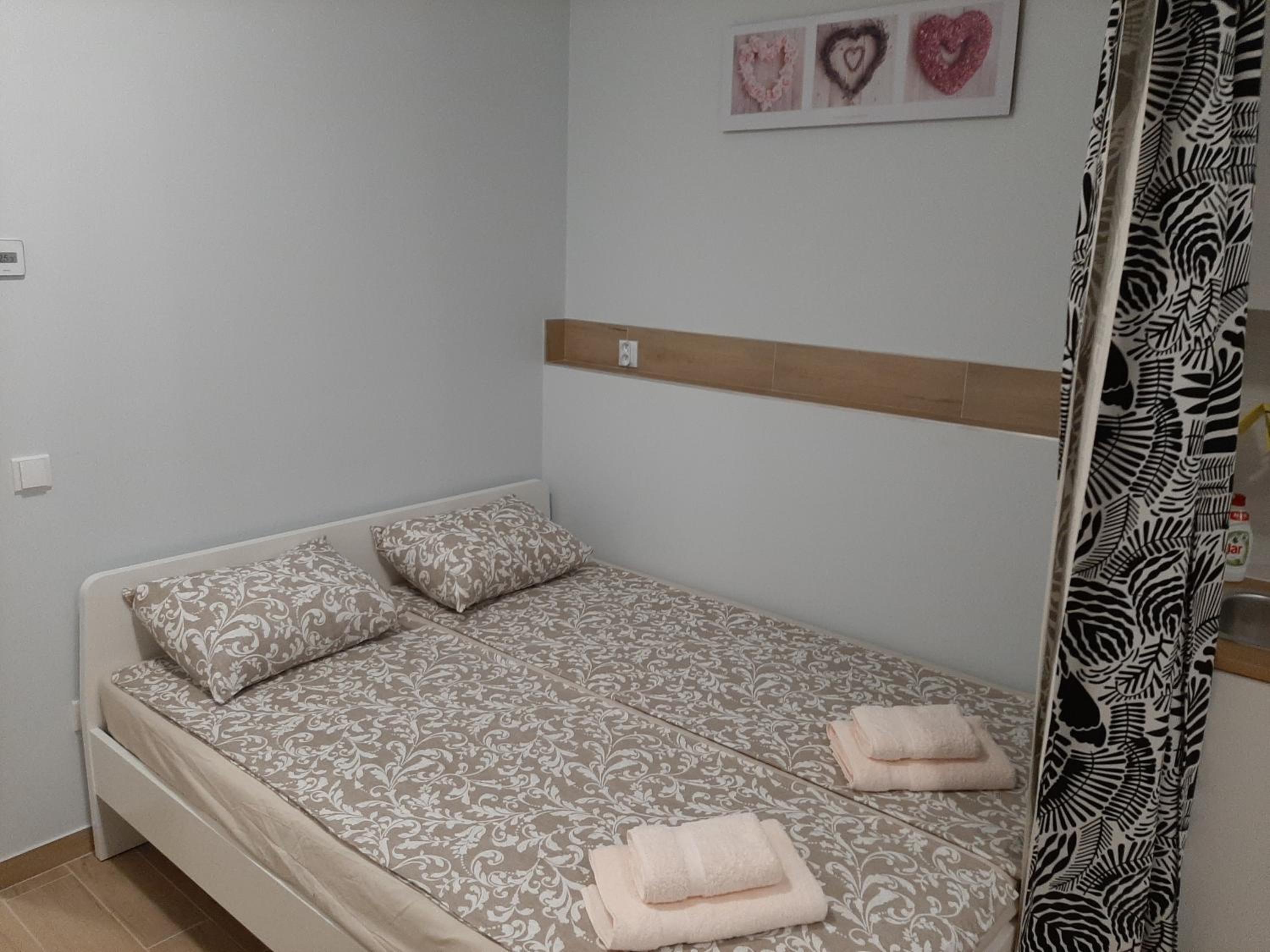 Apartment Cherry Bratislava & Free Parking view 5
