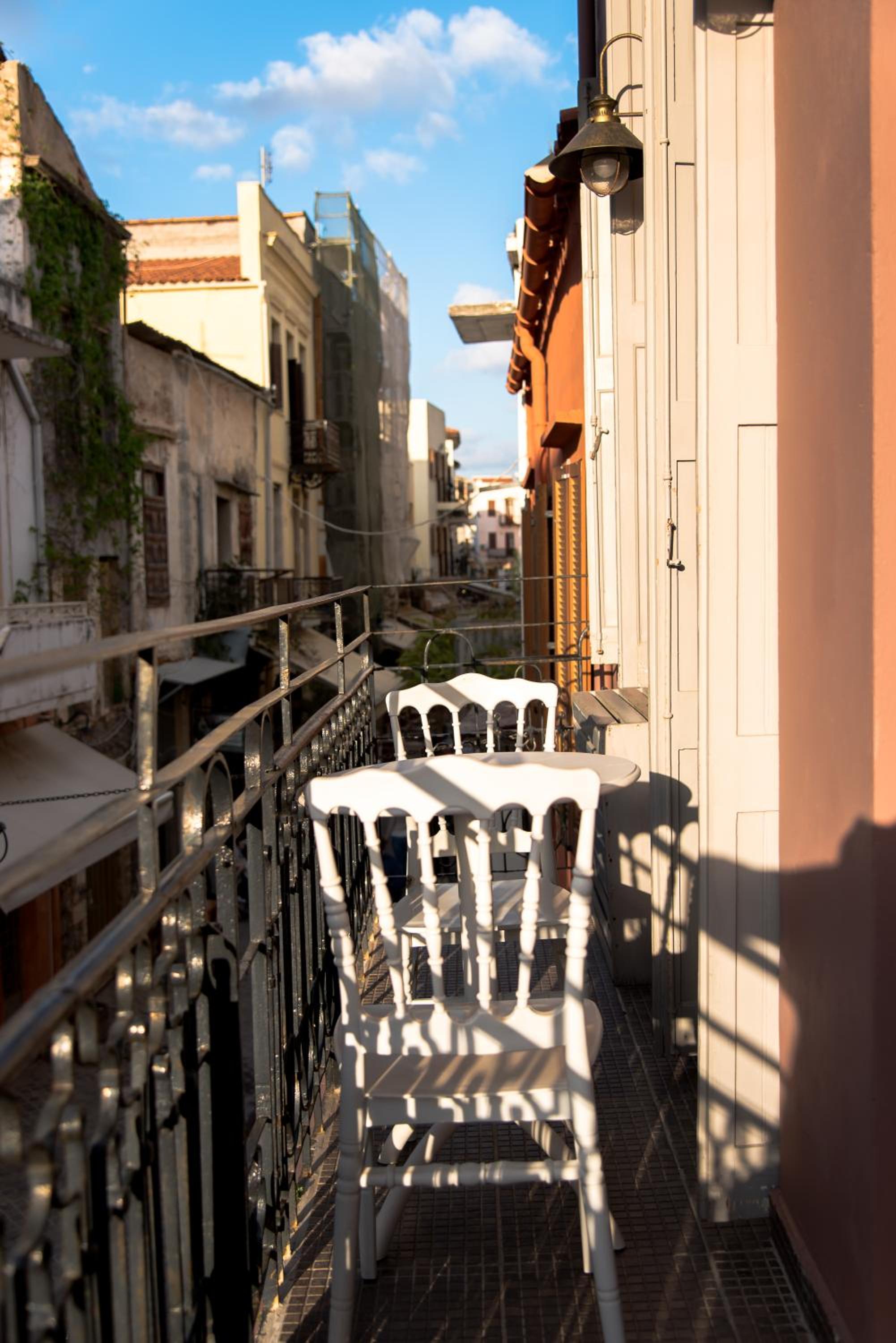 Elia Daliani en Chania Town — balance & terrace