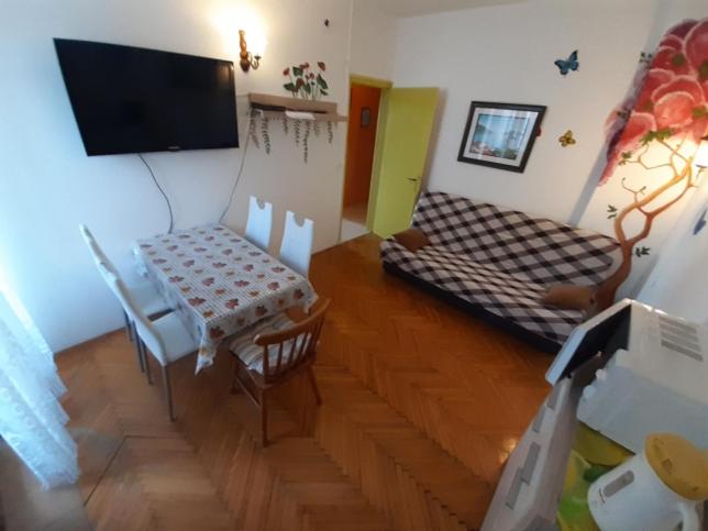 Two bedroom ap in the garden