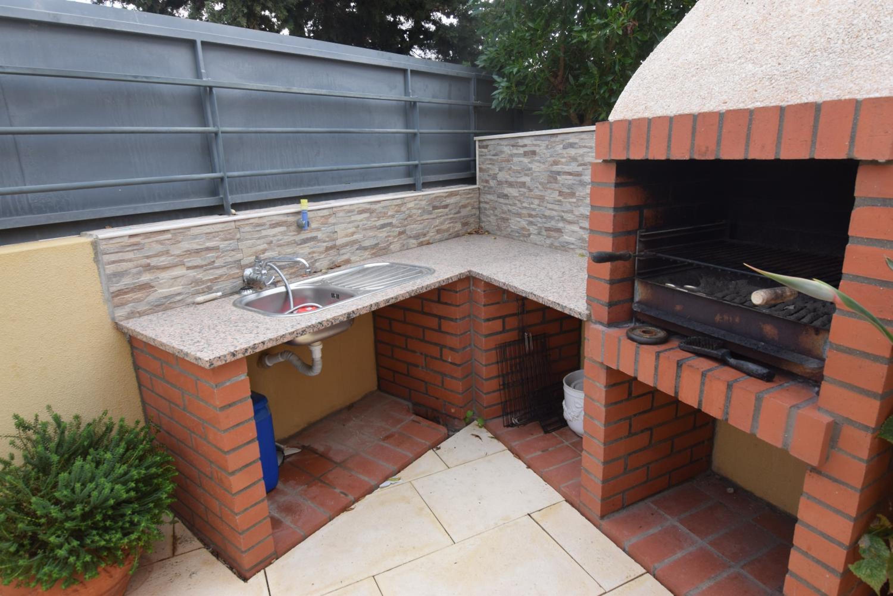 Cozy villa with pool and Barbecue view 3
