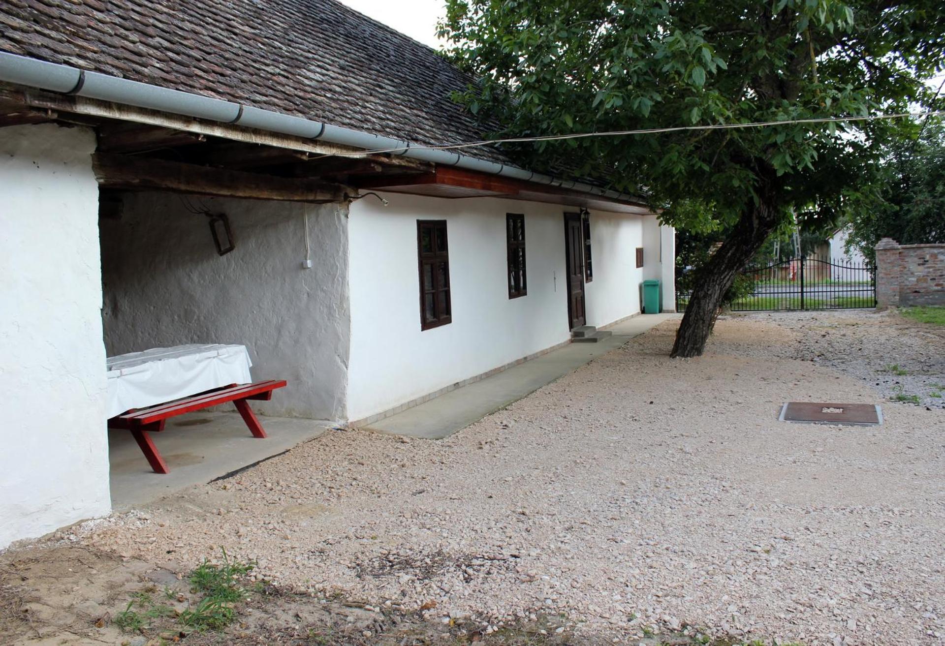 Photo 23