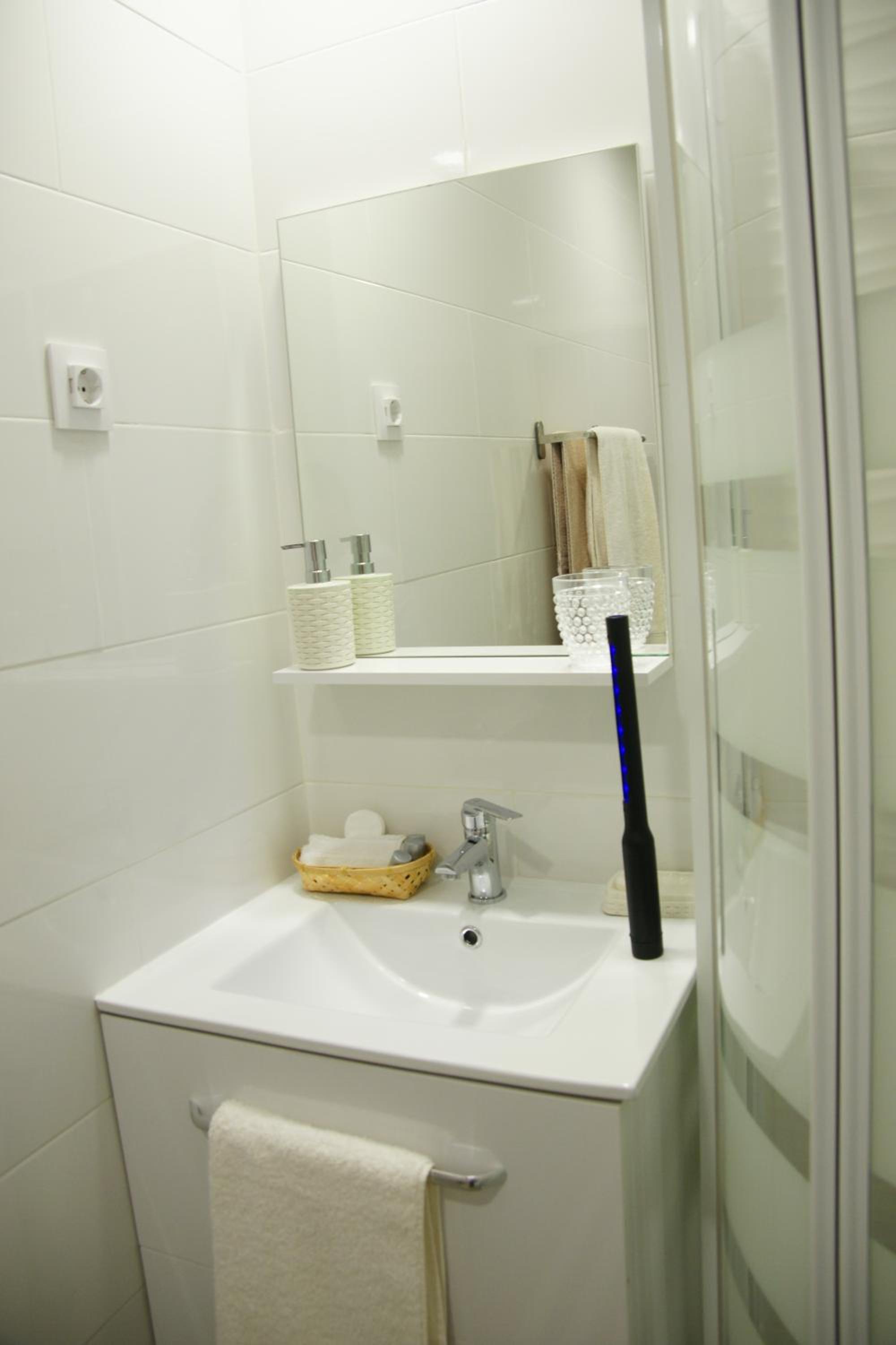 Apartamento al lado de Gran Via - Pink view 3