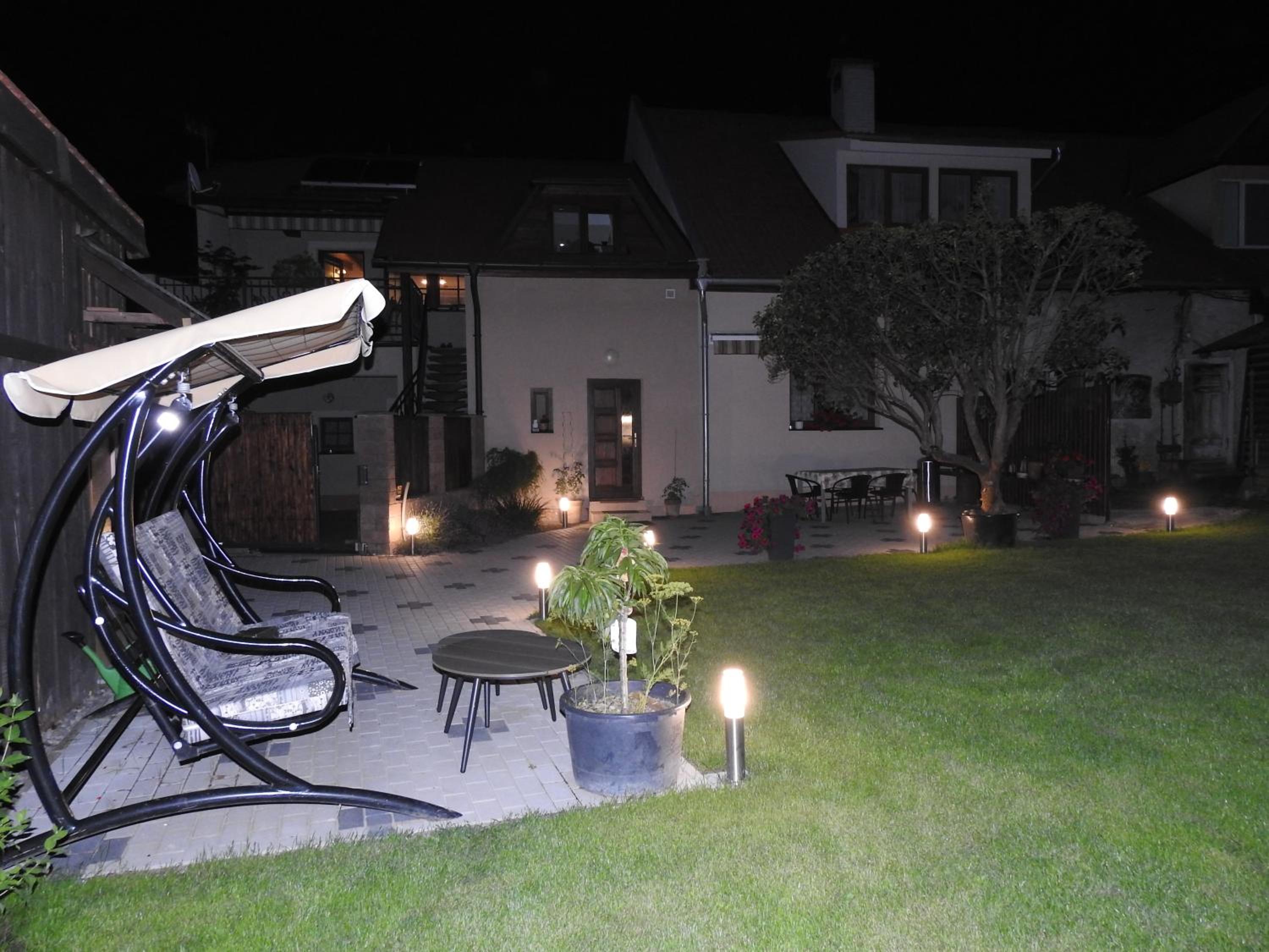 Photo 8