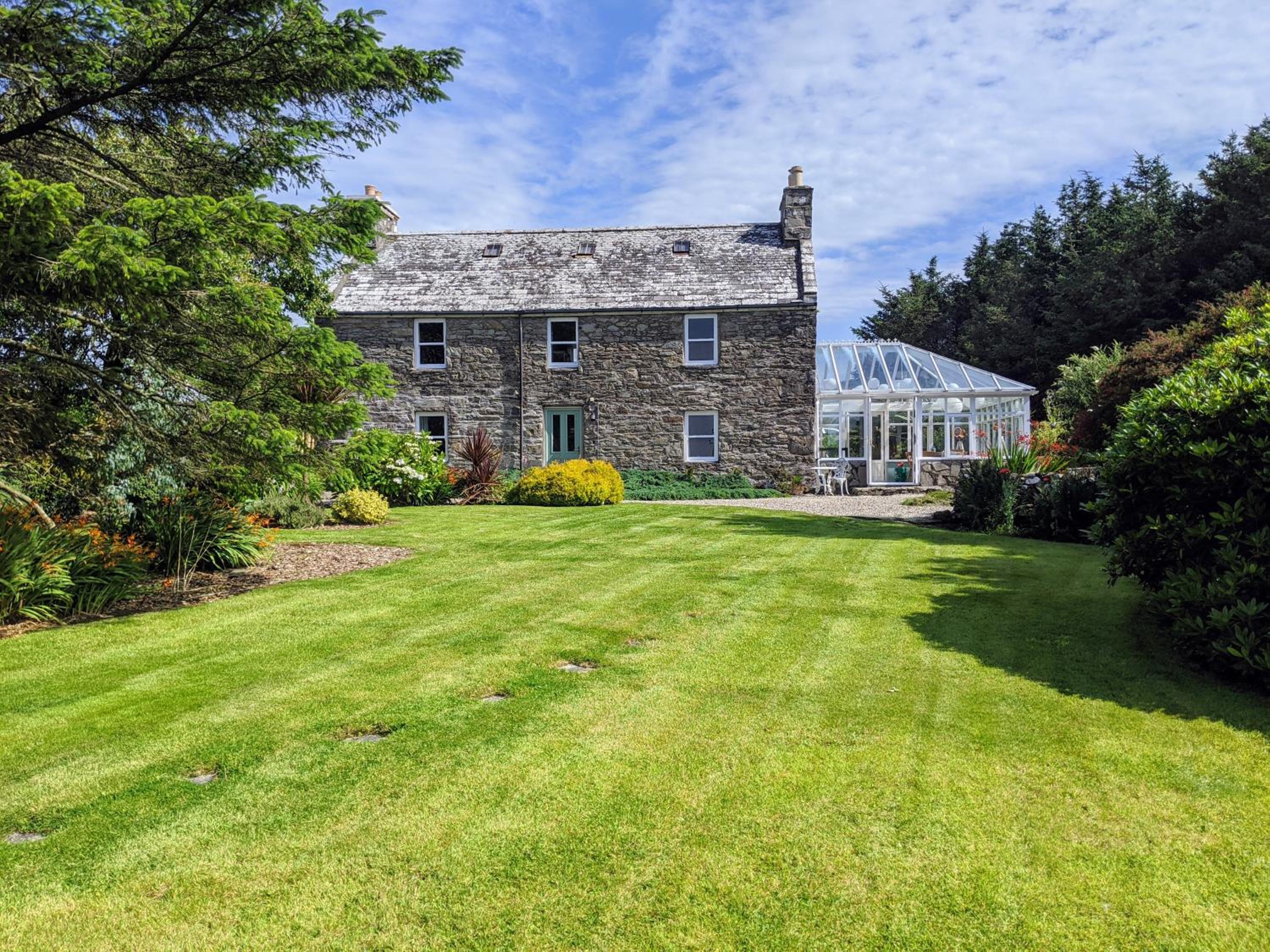 Cosy, Coastal Retreat with a Large Garden view 4