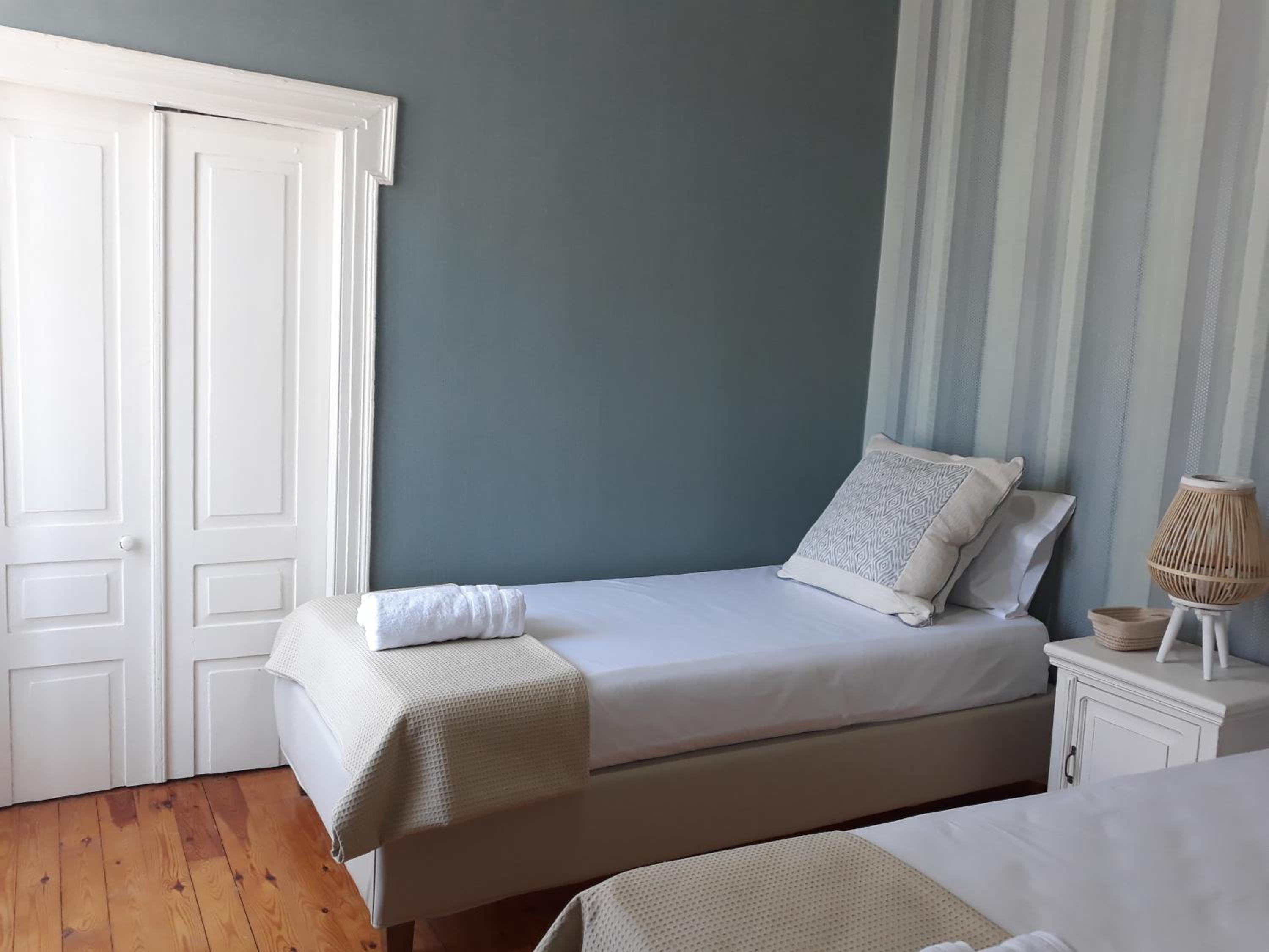 Neoclassical manor house photo 2